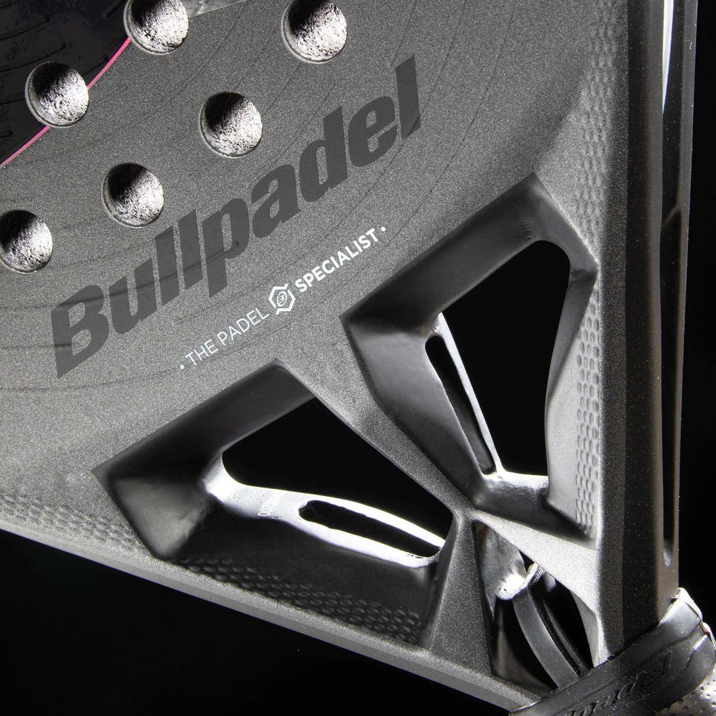 Bullpadel Hack 04 Hybrid 26 Padel Racket - Image 8