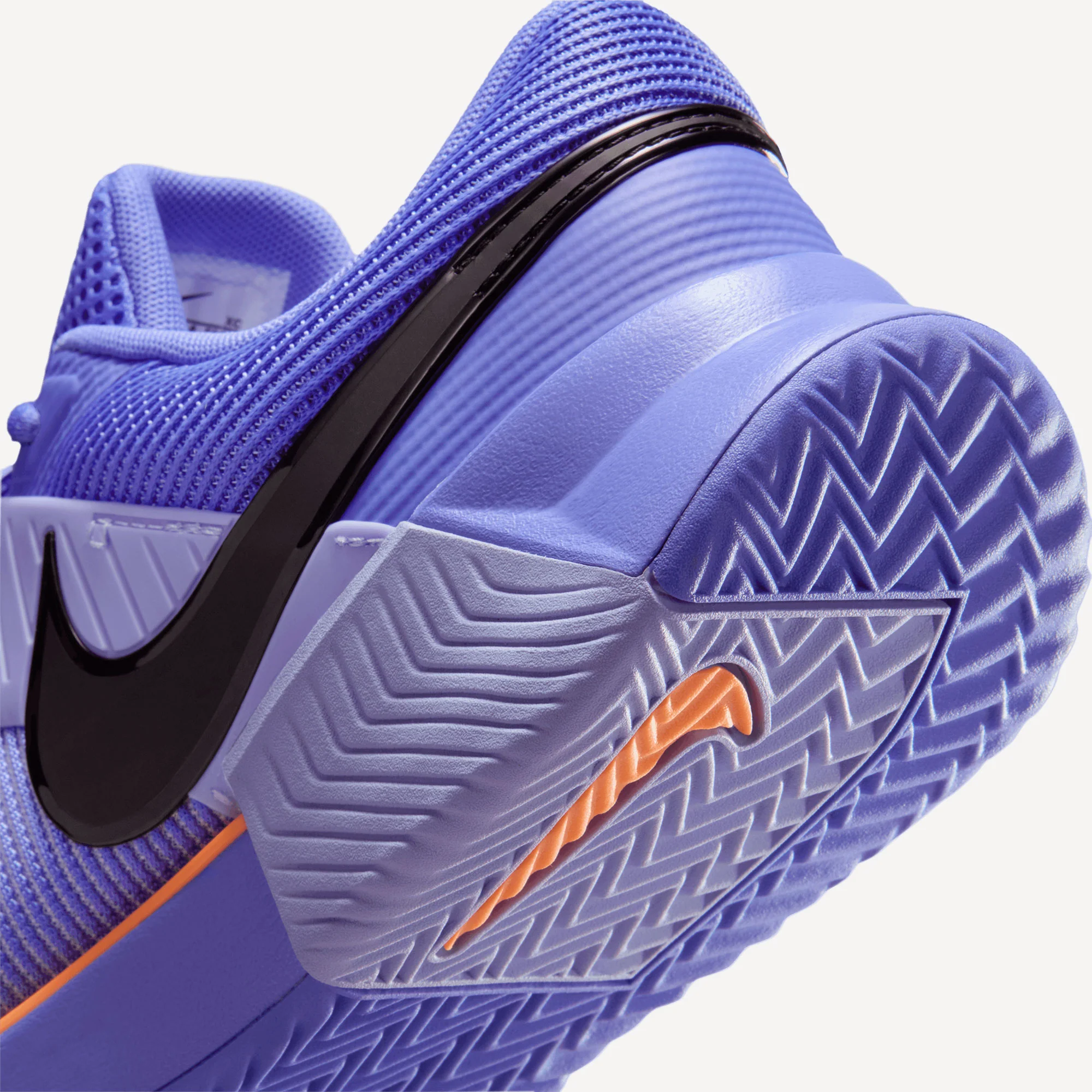Nike GP Challenge 1.5 Women's Clay Court Tennis Shoes - Image 8