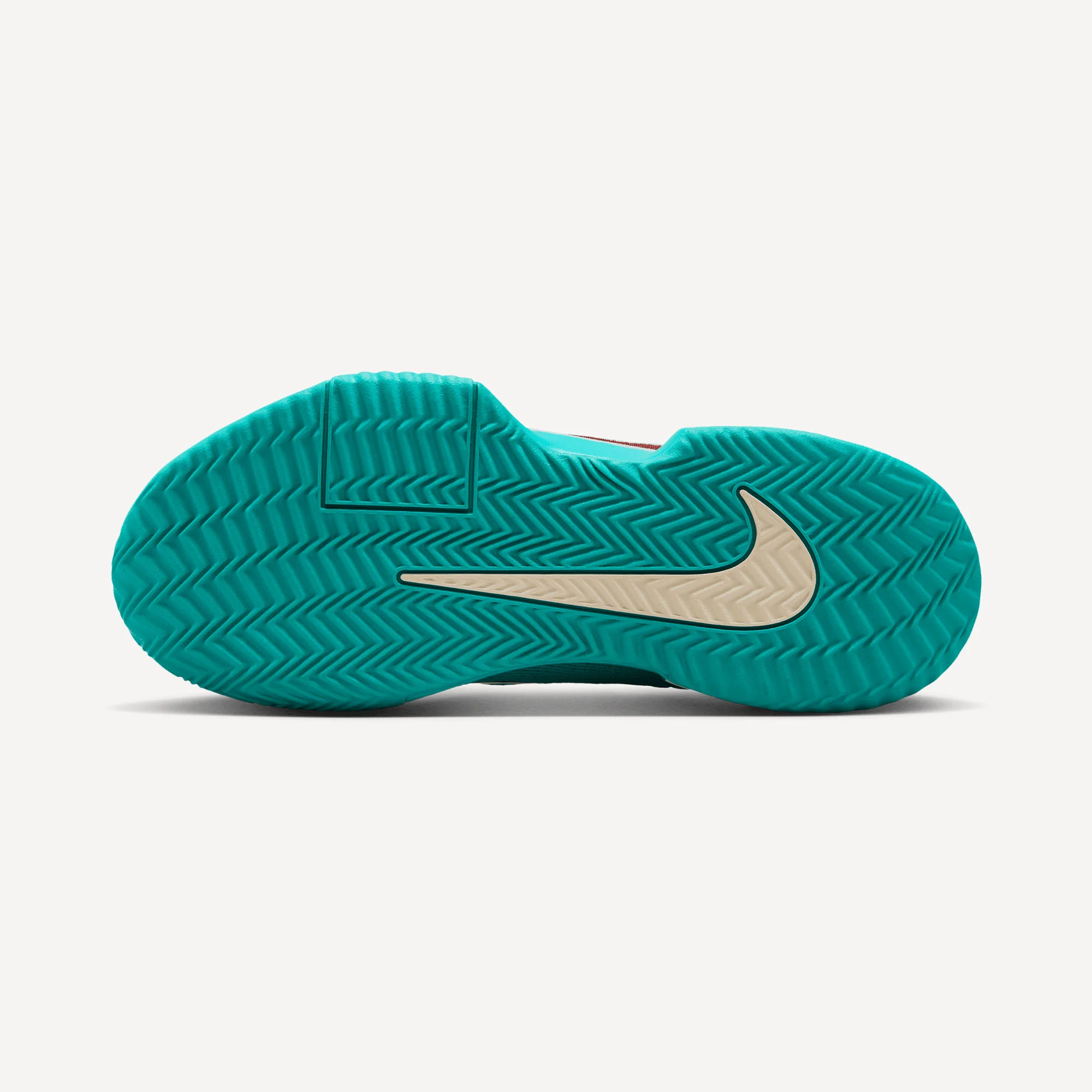 Nike GP Challenge Pro Women's Clay Court Tennis Shoes - Image 2