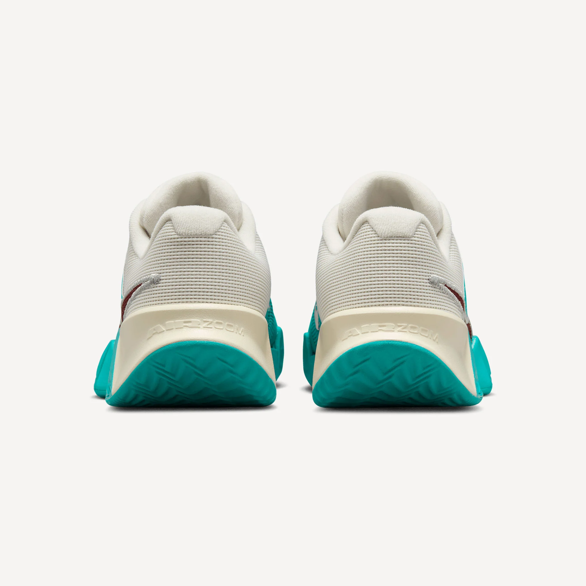 Nike GP Challenge Pro Women's Clay Court Tennis Shoes - Image 5