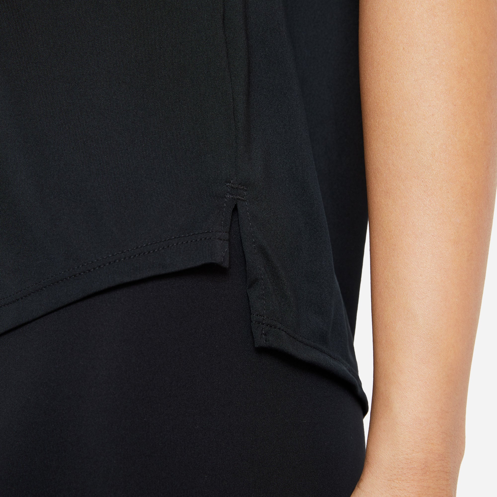 Nike One Dri-FIT Women's Standard Fit Tank - Image 4