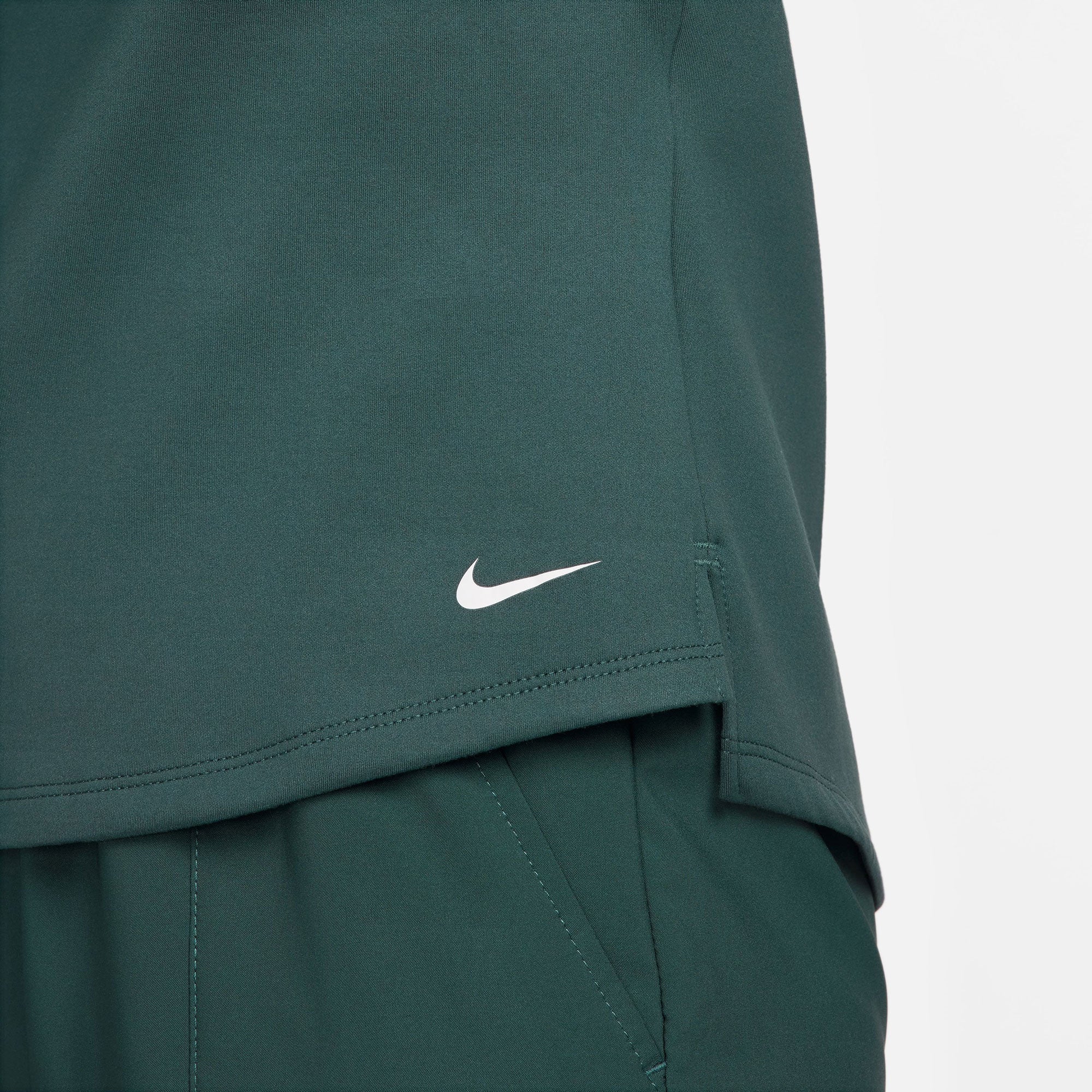 Nike One Therma-FIT Women's Long-Sleeve Top - Image 4