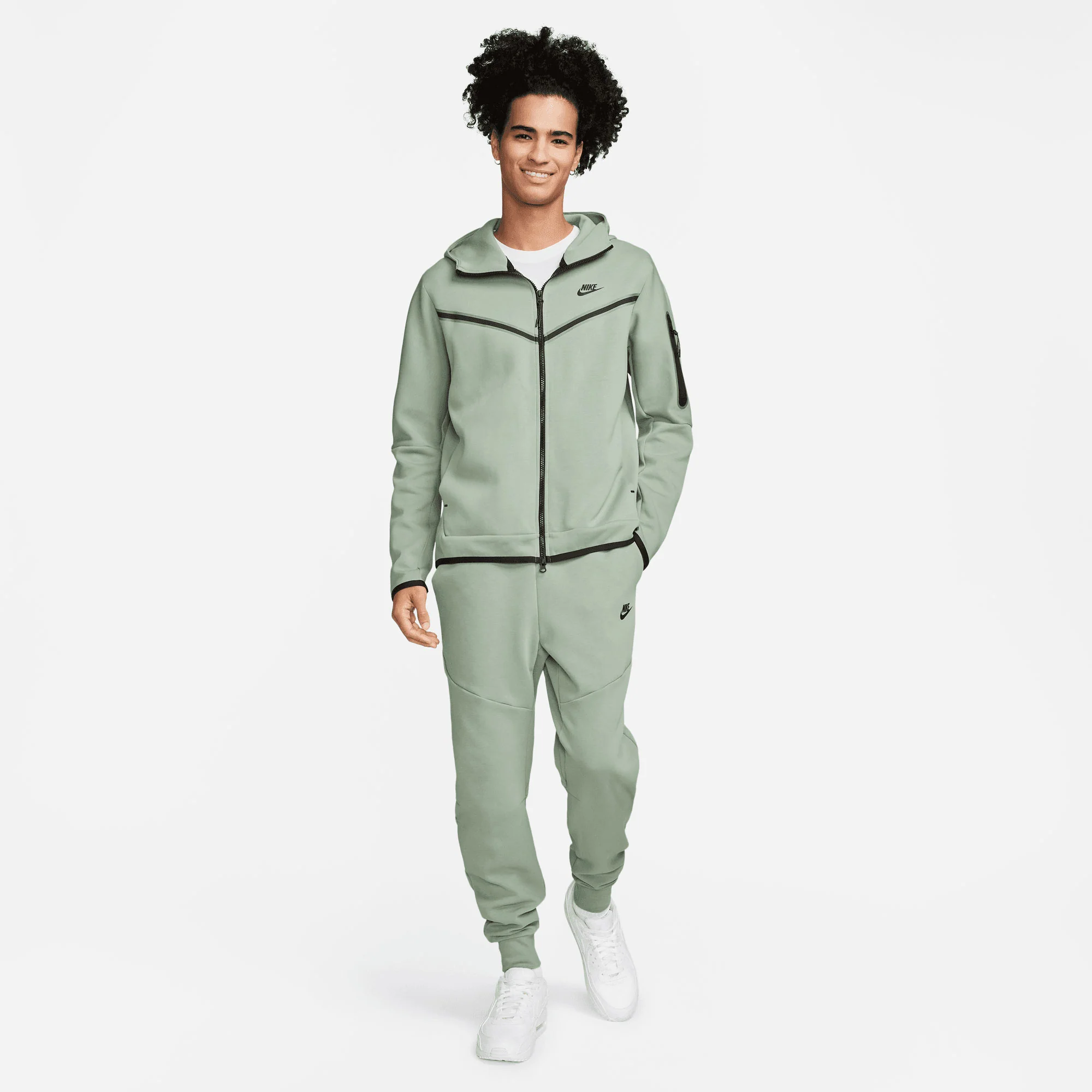 Nike Tech Fleece Men's Pants - Image 6