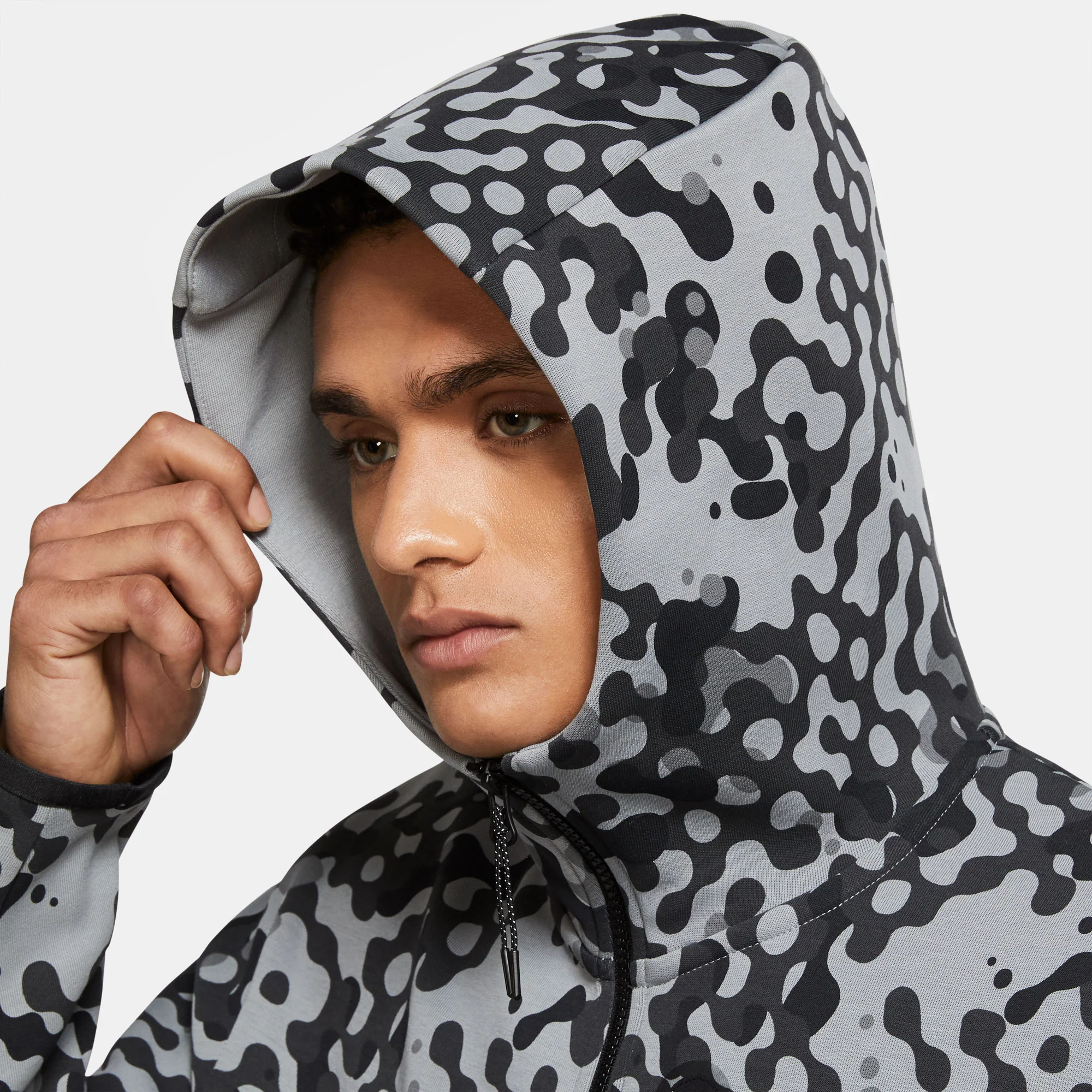 Nike Tech Fleece React Men's Full-Zip Hoodie - Image 3