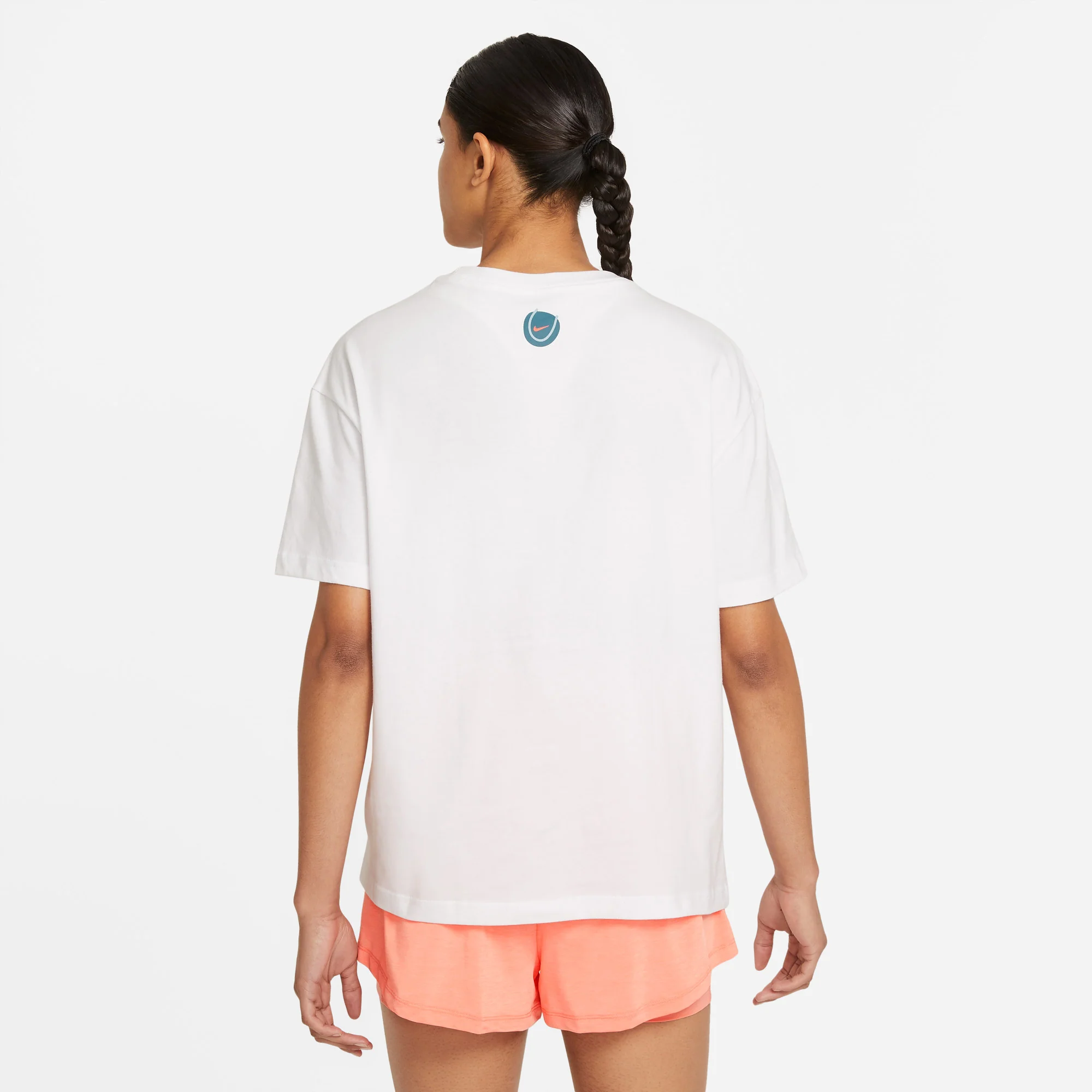 Nike Women's Graphic Tennis T-Shirt - Image 2