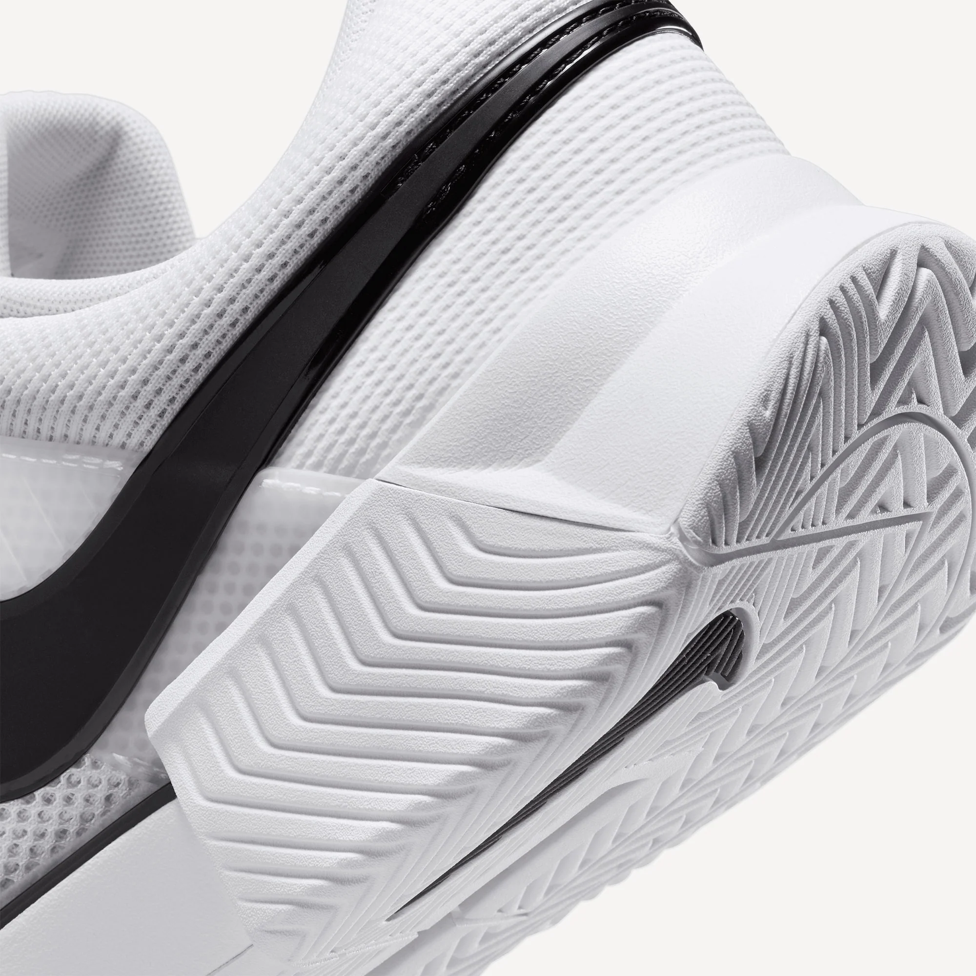 Nike Zoom GP Challenge 1 Men's Hard Court Tennis Shoes - Image 8