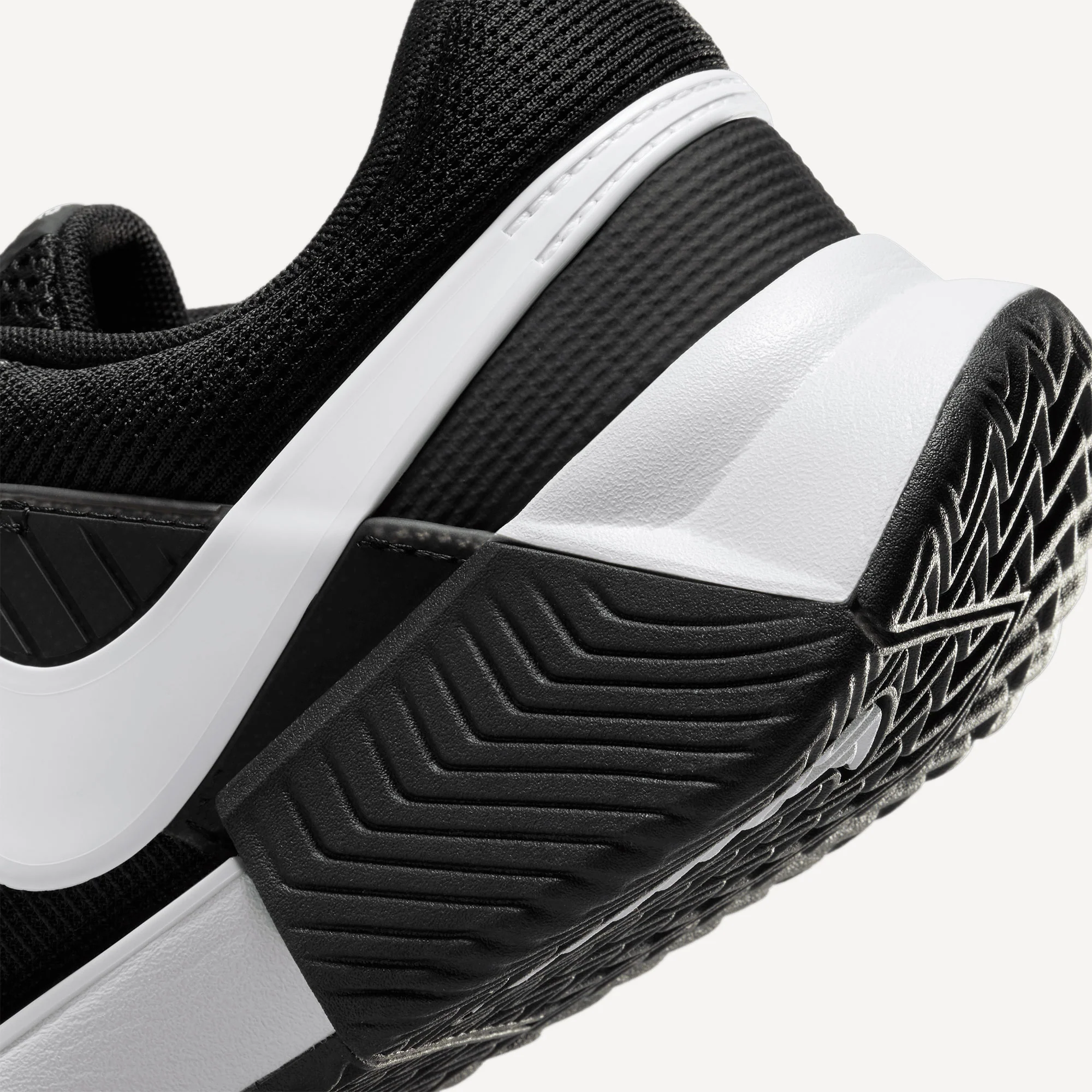 Nike Zoom GP Challenge 1 Women's Clay Court Tennis Shoes - Image 8