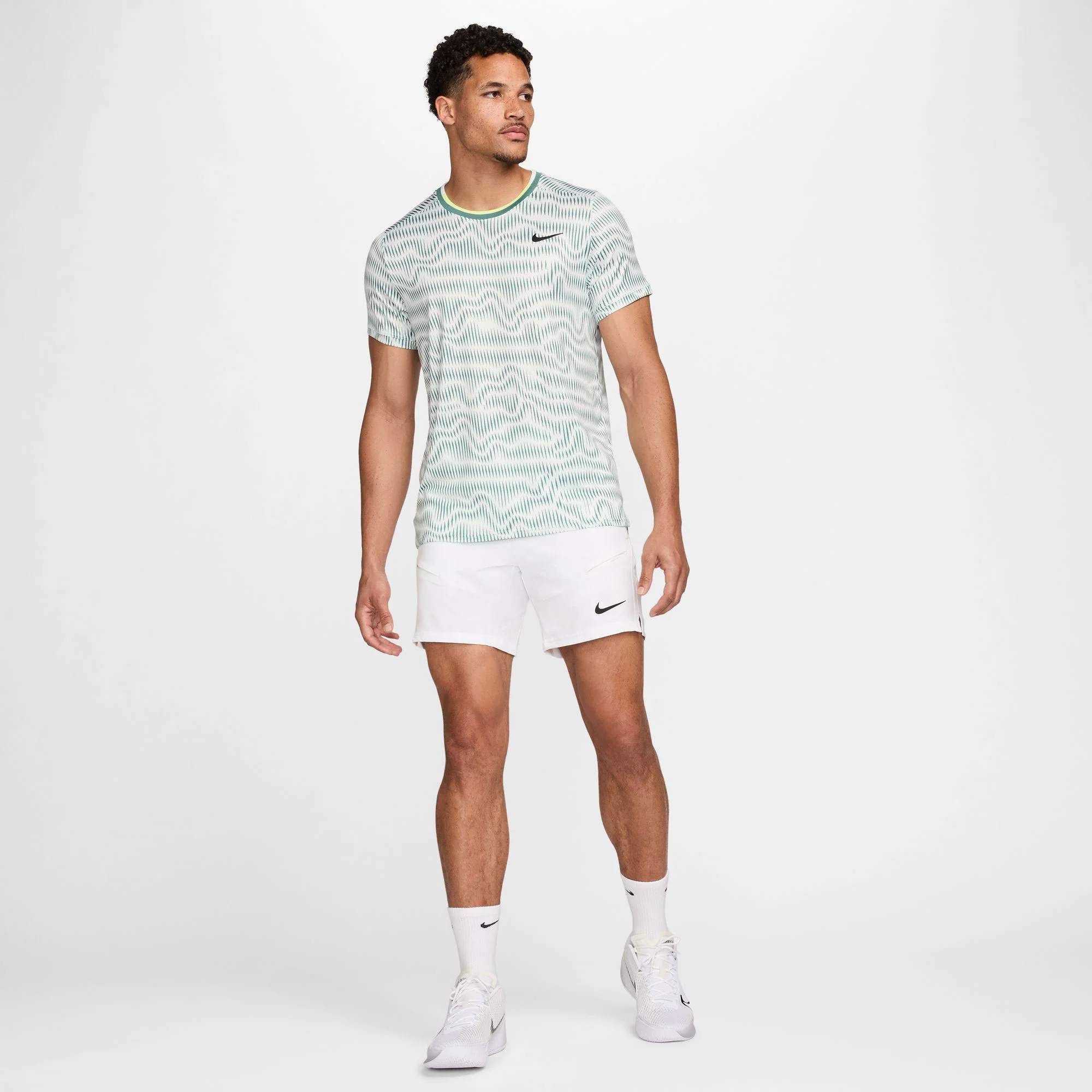 NikeCourt Advantage Men's Dri-FIT Printed Tennis Shirt - Image 5