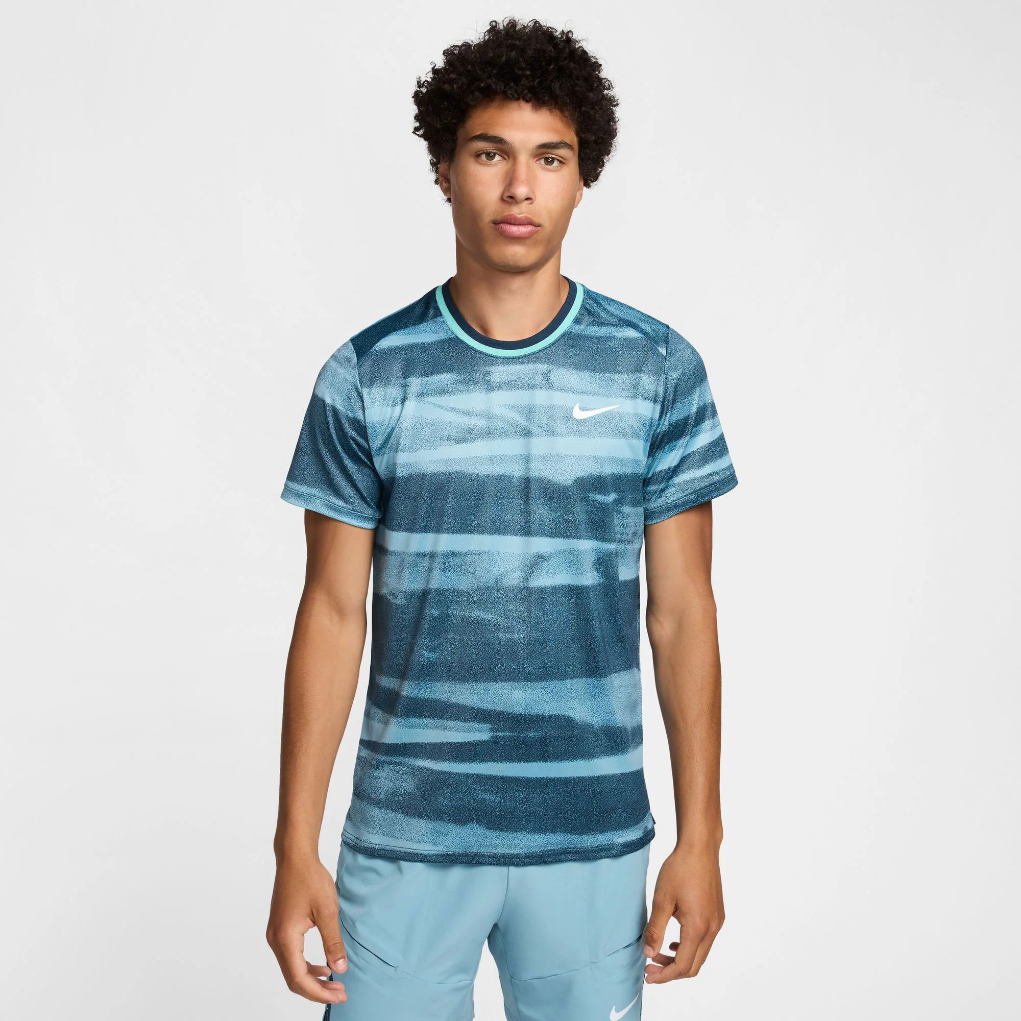 NikeCourt Advantage Men's Dri-FIT Printed Tennis Shirt