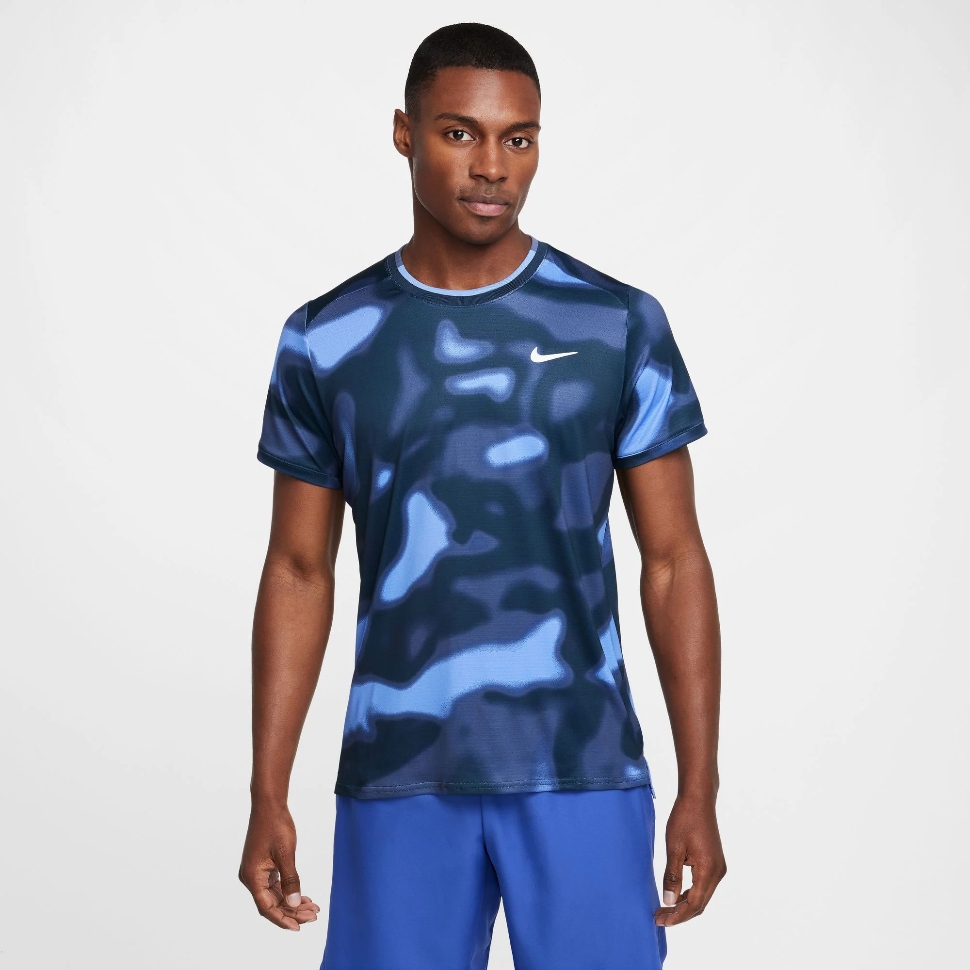 NikeCourt Advantage Men's Dri-FIT Printed Tennis Shirt