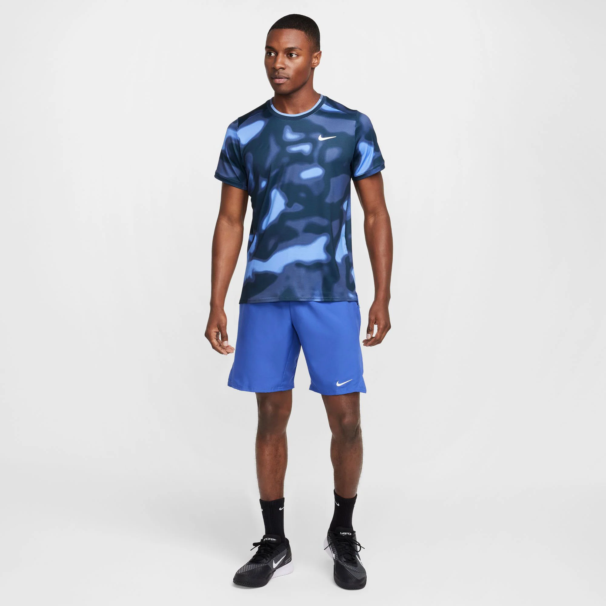NikeCourt Advantage Men's Dri-FIT Printed Tennis Shirt - Image 5
