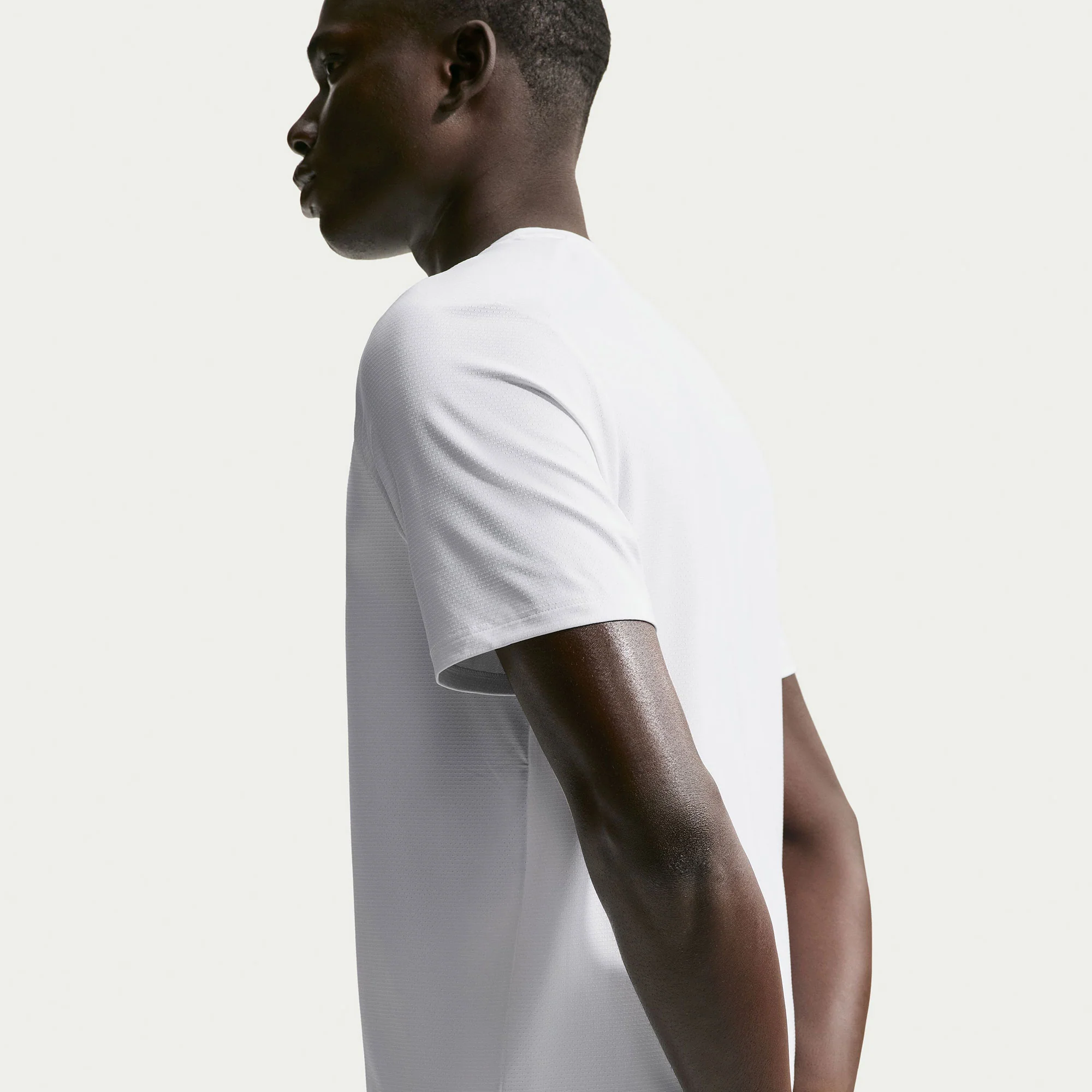 NikeCourt Advantage Men's Dri-FIT Tennis Shirt - Image 2