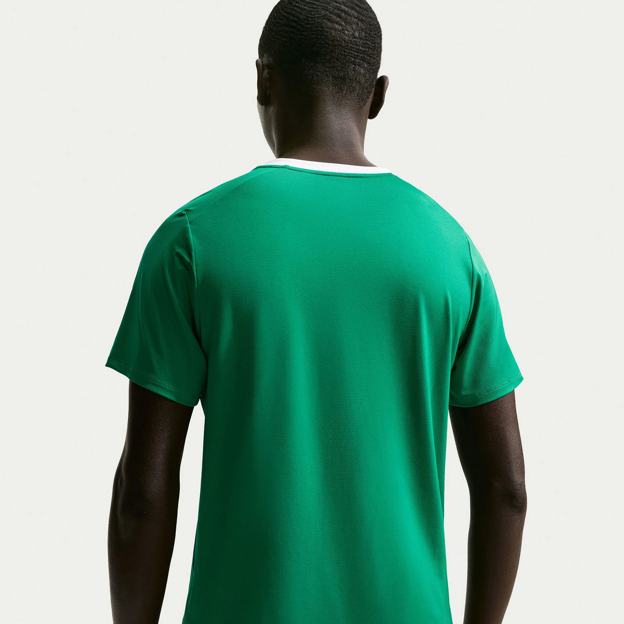 NikeCourt Advantage Men's Dri-FIT Tennis Shirt - Image 2