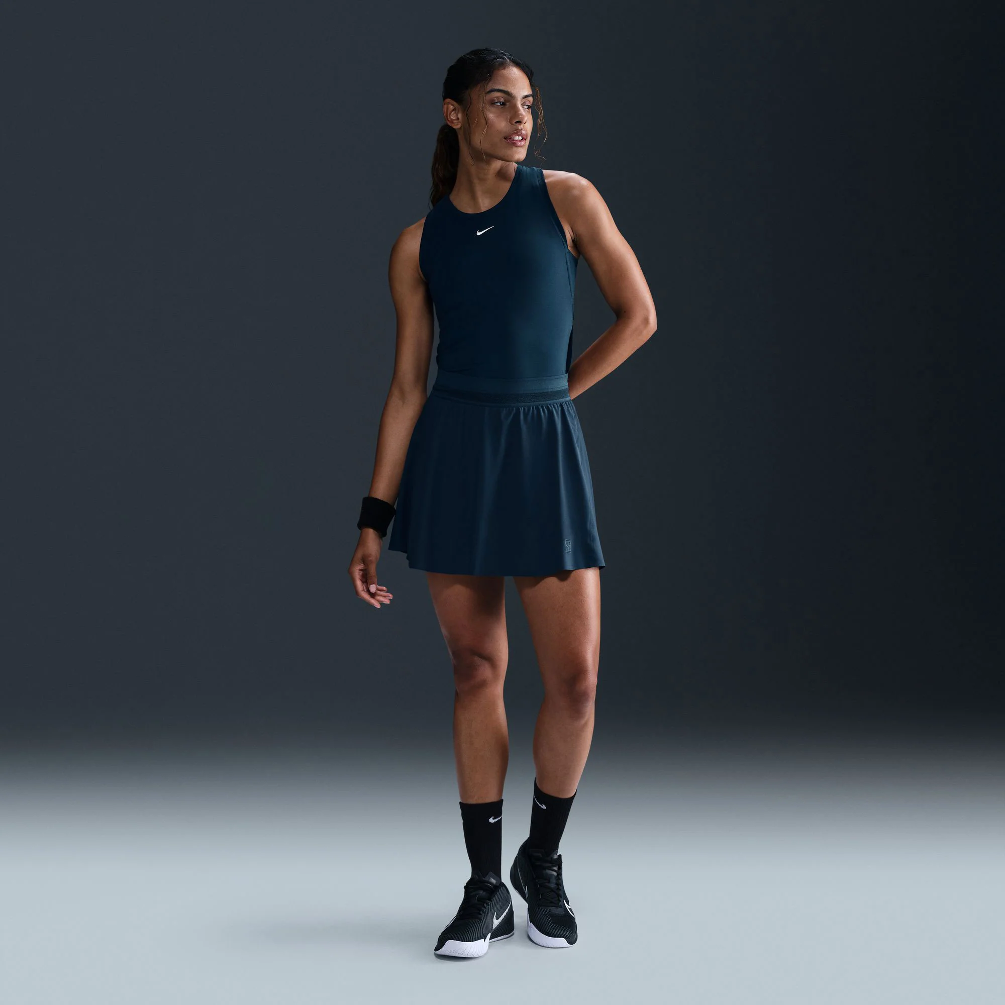 NikeCourt Advantage Women's Dri-FIT High-Waisted Regular Tennis Skirt