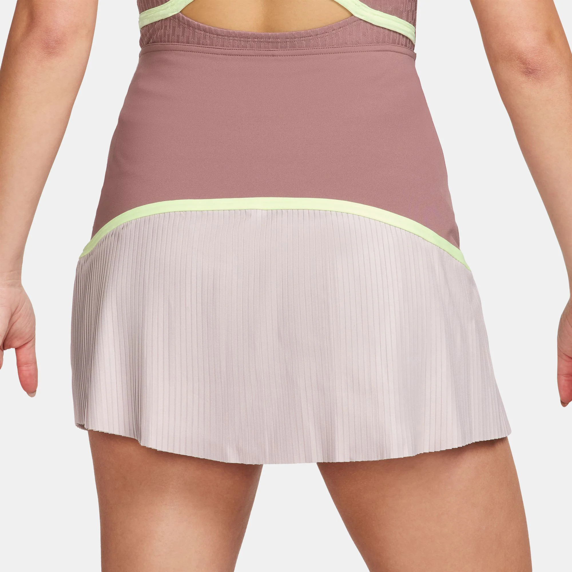 NikeCourt Advantage Women's Dri-FIT Pleated Tennis Skirt - Image 2