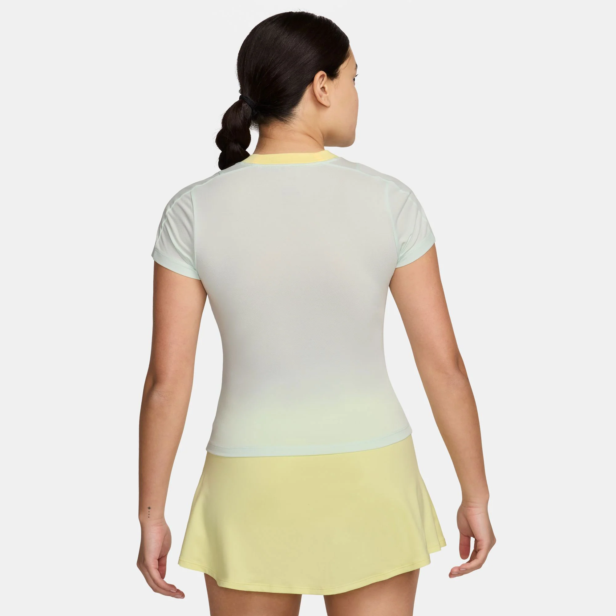 NikeCourt Advantage Women's Dri-FIT Tennis Shirt - Image 2