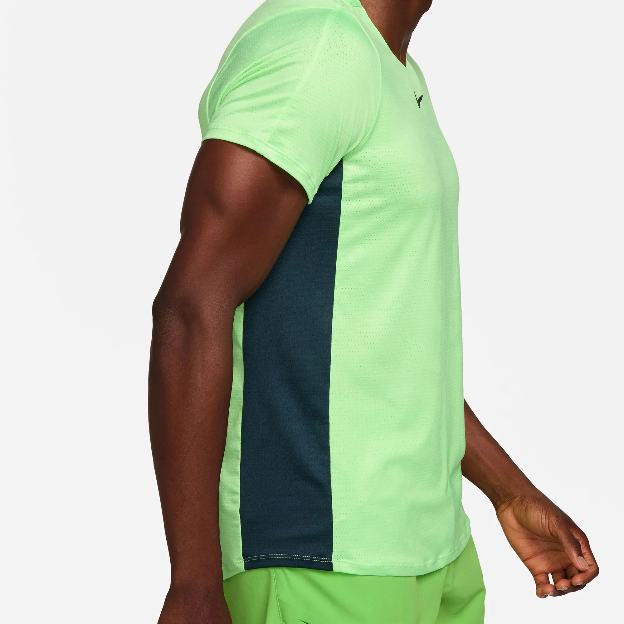 NikeCourt Dri-FIT Advantage Men's Printed Tennis Shirt - Image 4
