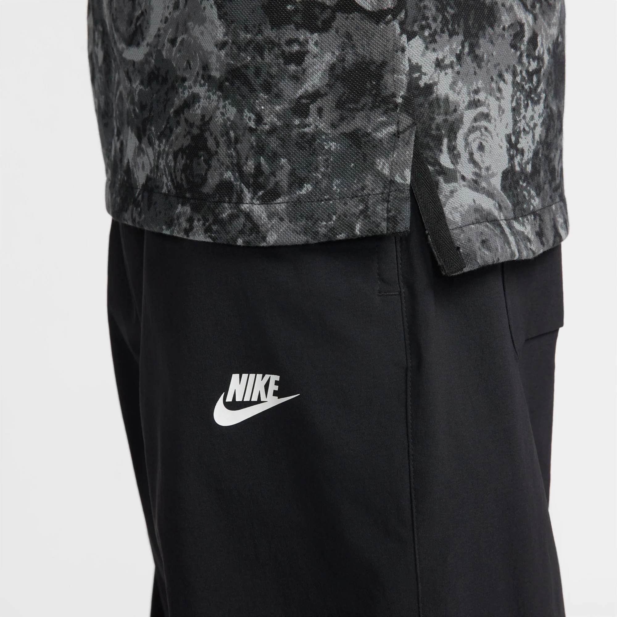 NikeCourt Dri-FIT Heritage London Men's Printed Tennis Polo - Image 6