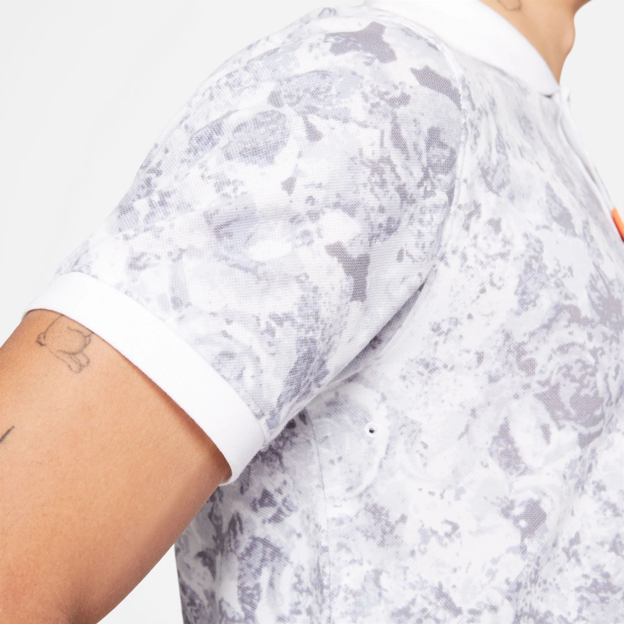 NikeCourt Dri-FIT Heritage London Men's Printed Tennis Polo - Image 6