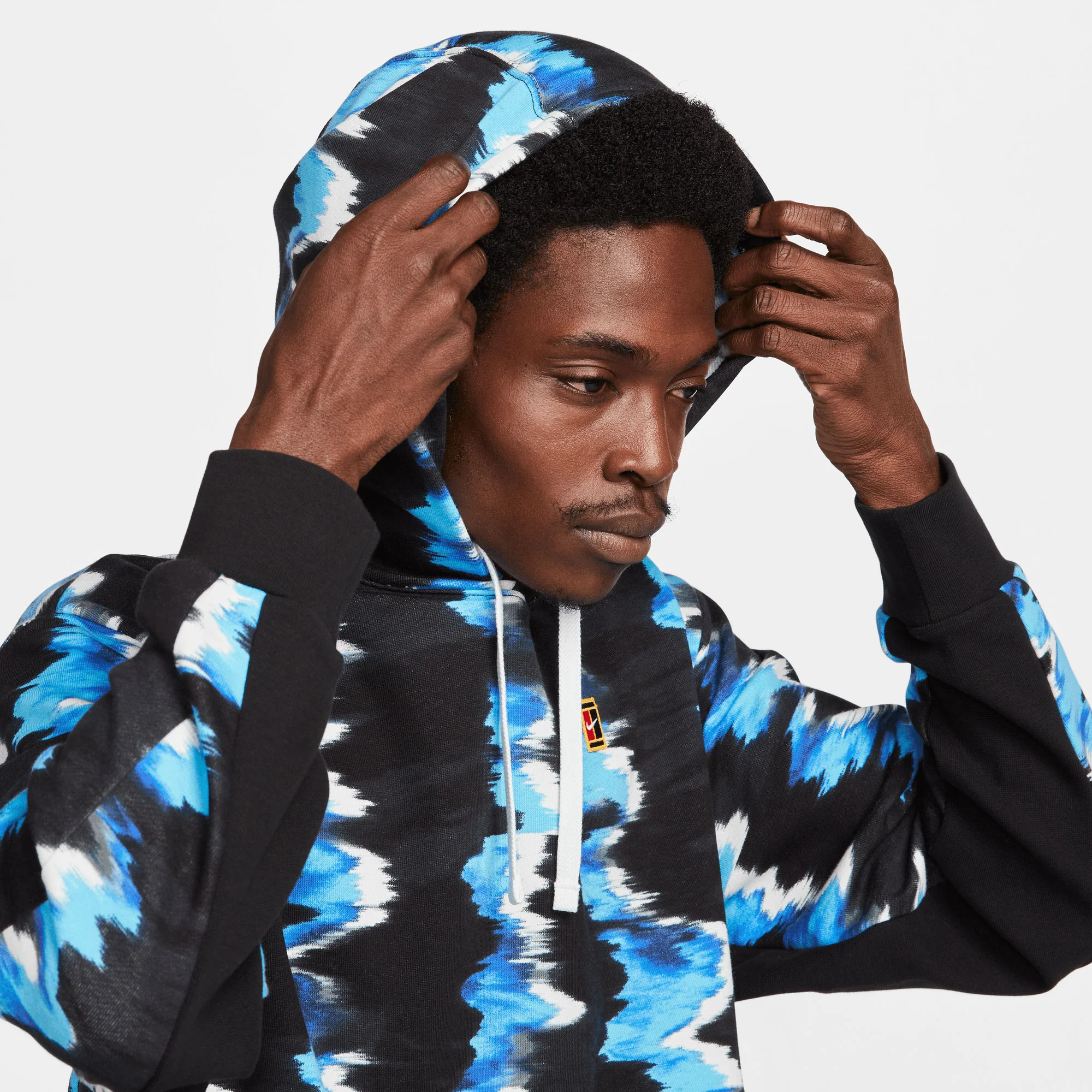 NikeCourt Dri-FIT Heritage Men's Fleece Printed Tennis Hoodie - Image 4