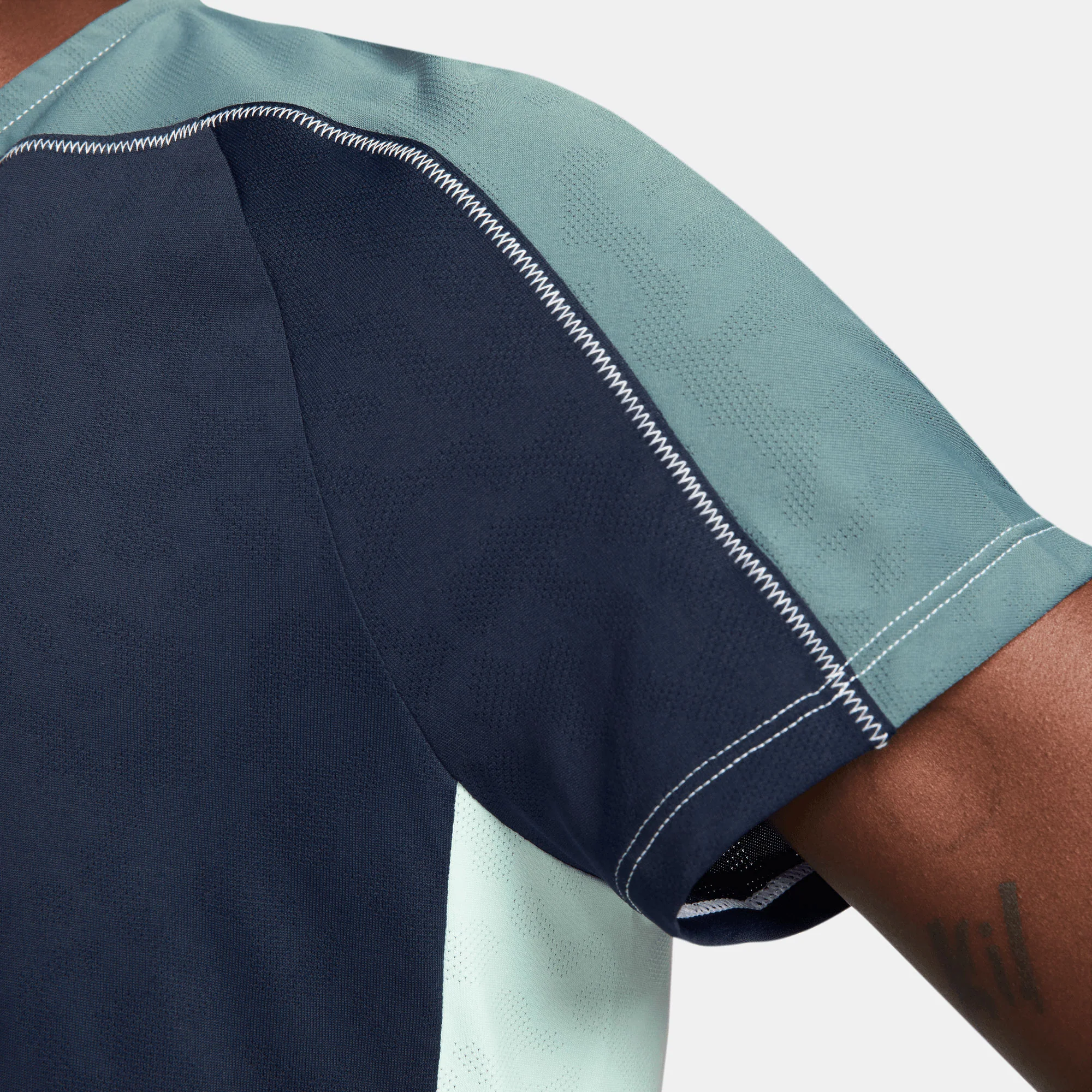 NikeCourt Dri-FIT Slam Paris Men's Tennis Shirt - Image 4