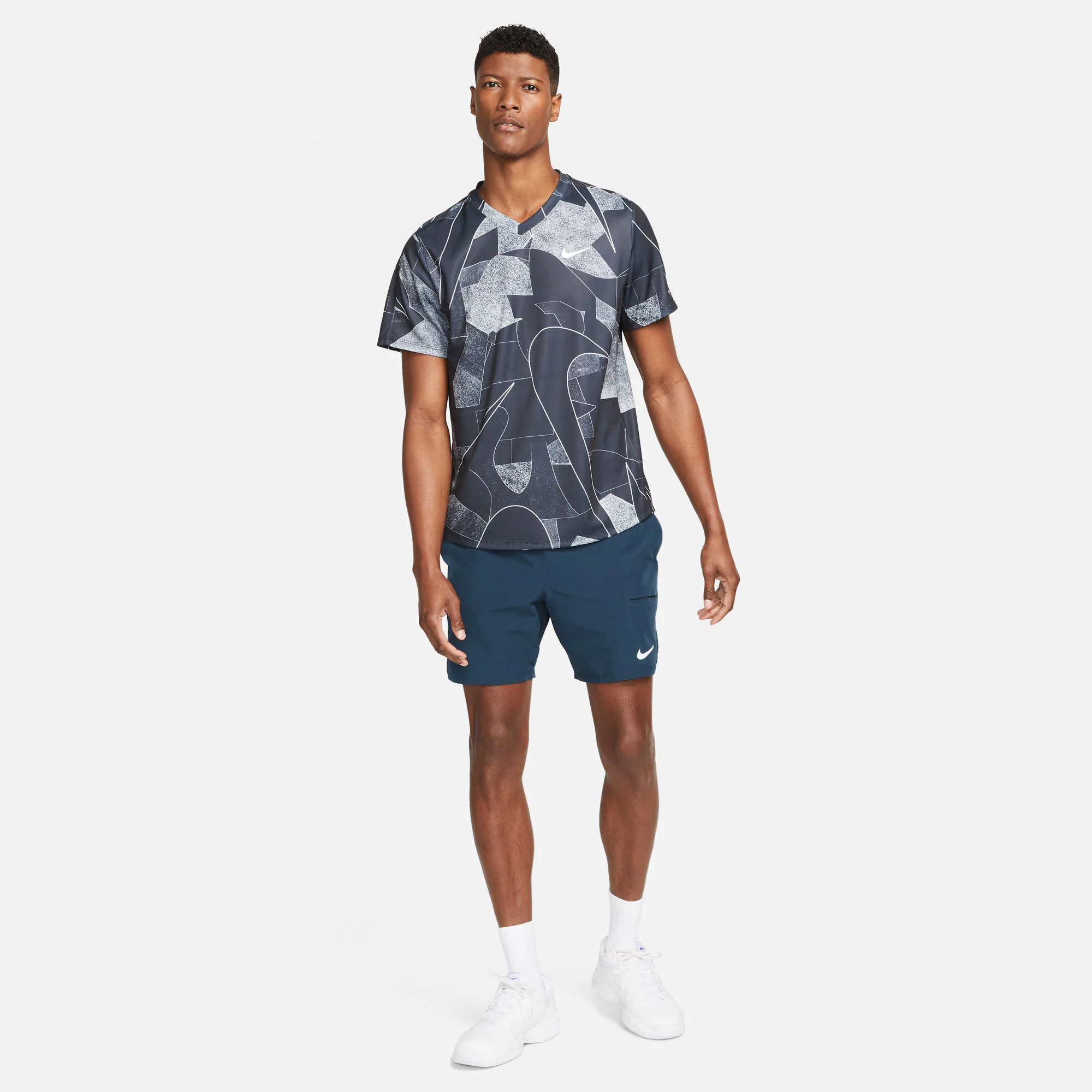 NikeCourt Dri-FIT Victory Men's Printed Tennis Shirt - Image 3