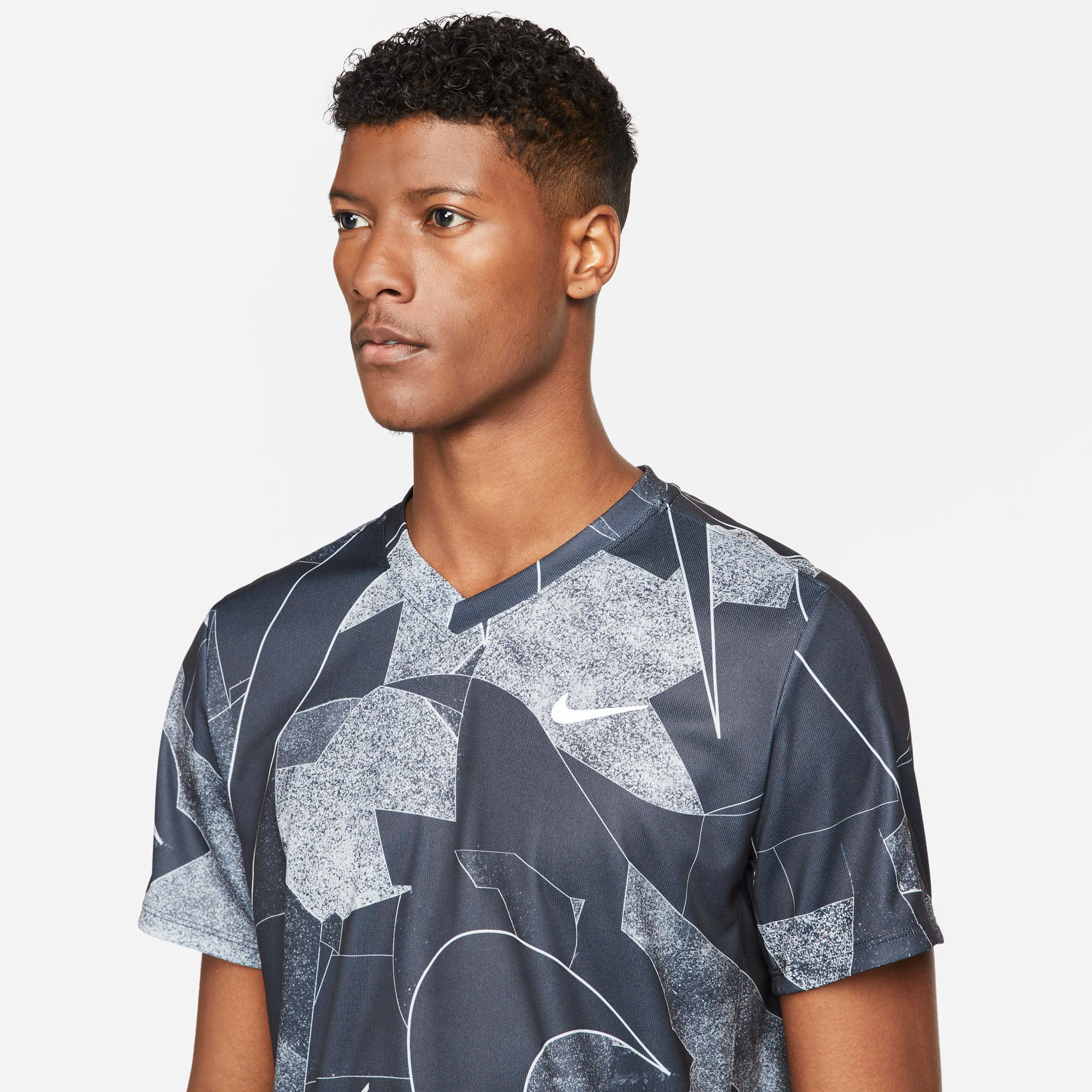 NikeCourt Dri-FIT Victory Men's Printed Tennis Shirt - Image 4