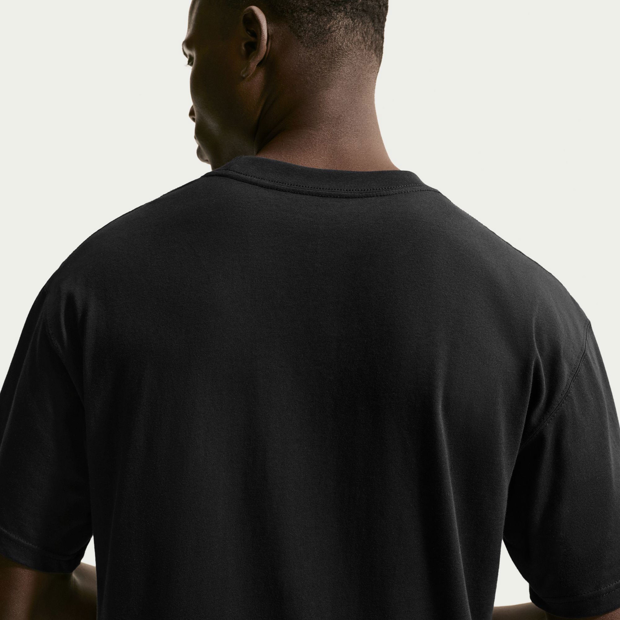 NikeCourt Heritage Max90 Men's Tennis T-Shirt - Image 2