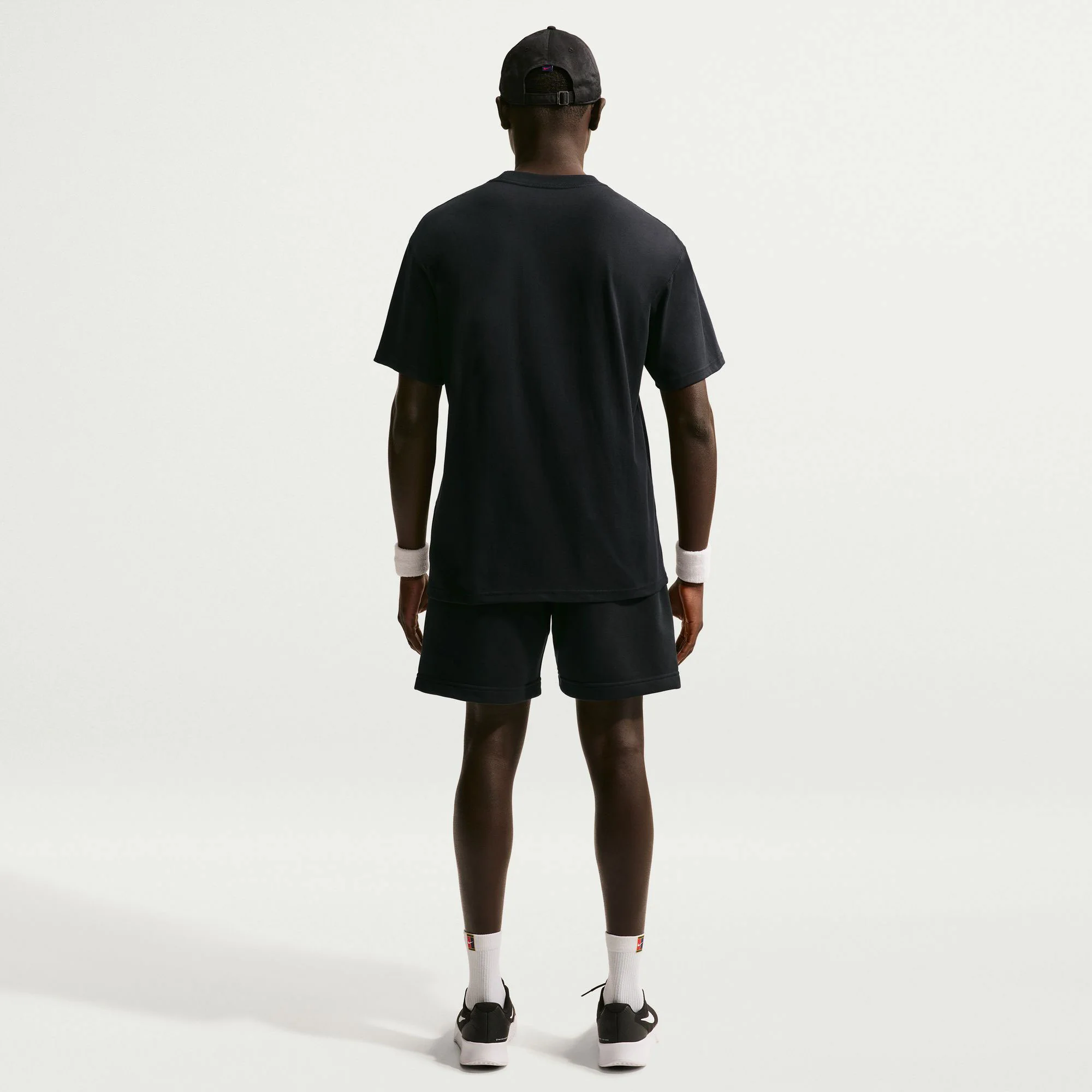 NikeCourt Heritage Max90 Men's Tennis T-Shirt - Image 5