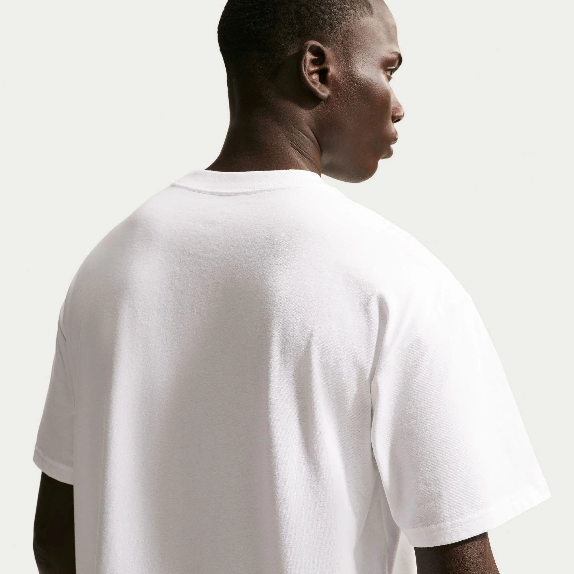 NikeCourt Heritage Max90 Men's Tennis T-Shirt - Image 2