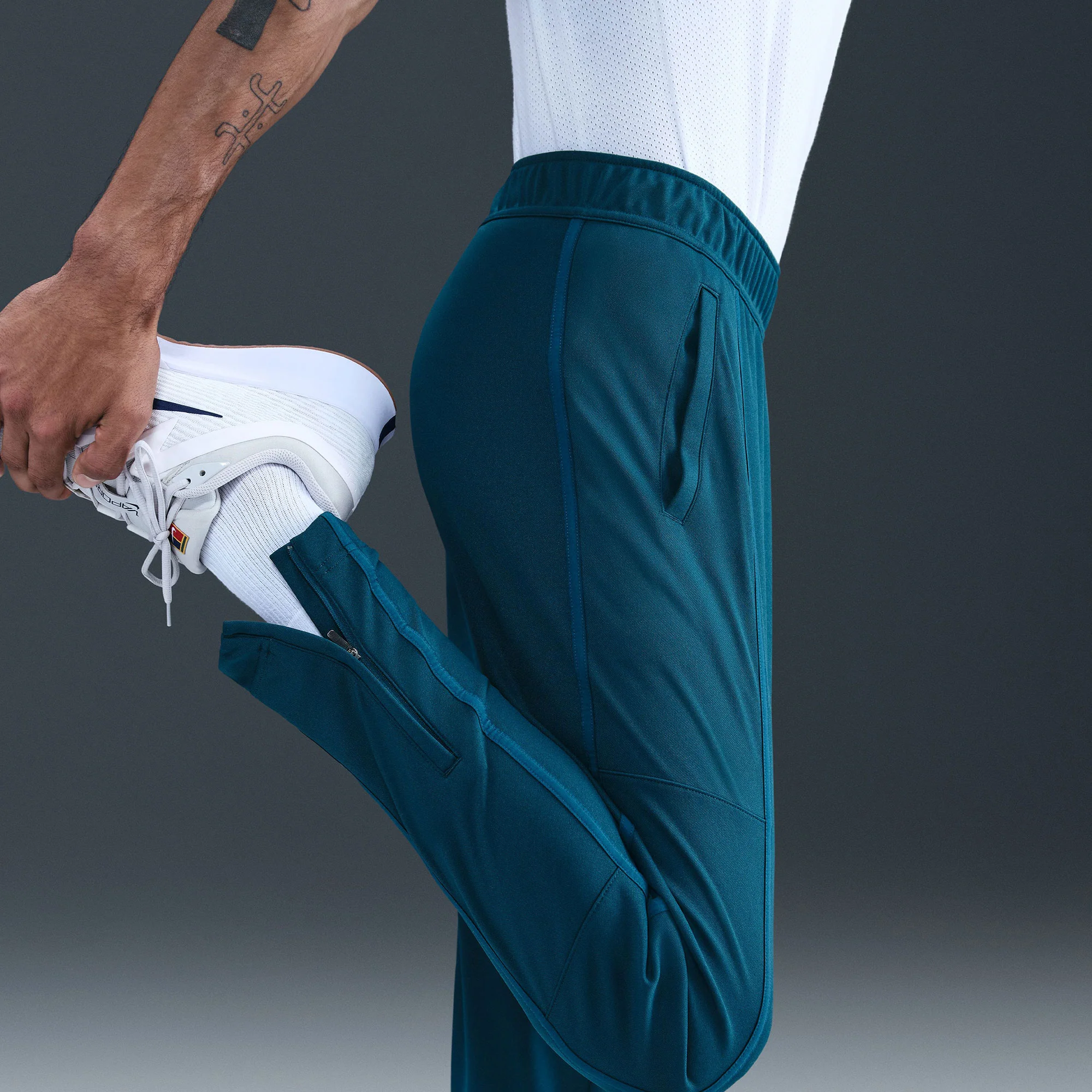NikeCourt Heritage Men's Dri-FIT Tennis Pants - Image 4