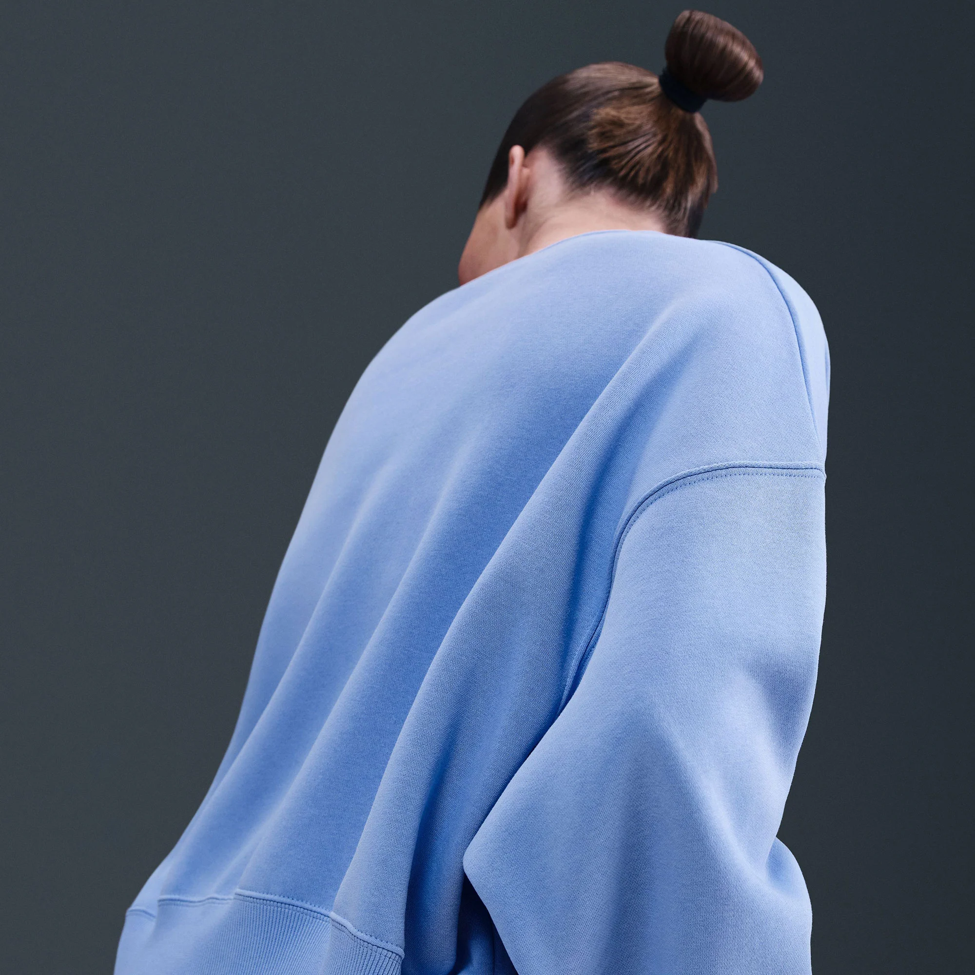 NikeCourt Heritage Women's Fleece Oversized Tennis Sweater - Image 2