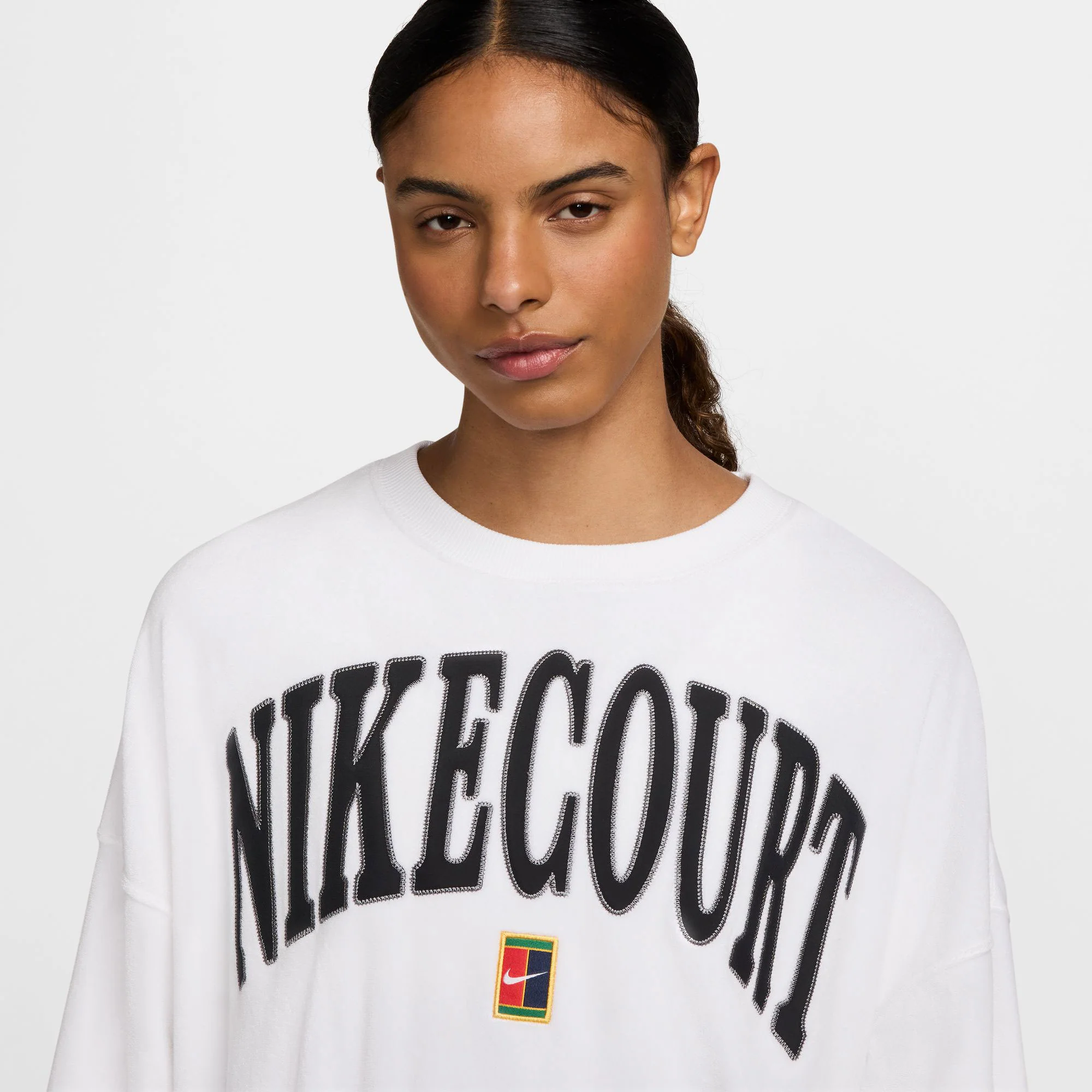 NikeCourt Heritage Women's Oversized Graphic Tennis Sweater - Image 3
