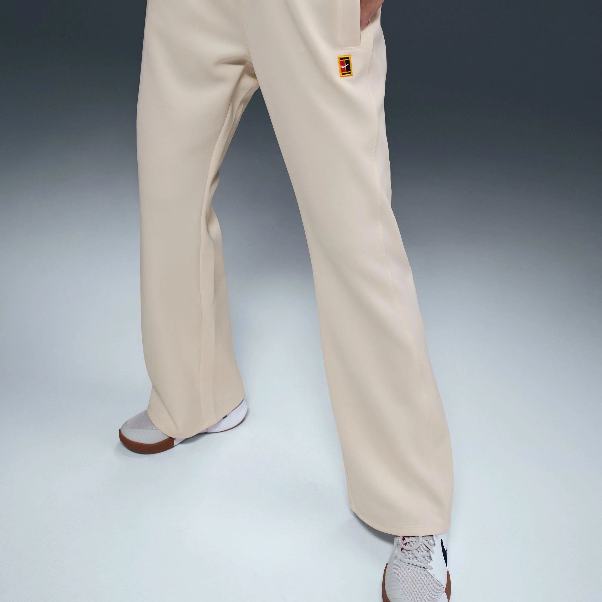 NikeCourt Heritage Women's Poly Knit Tennis Pants - Image 3