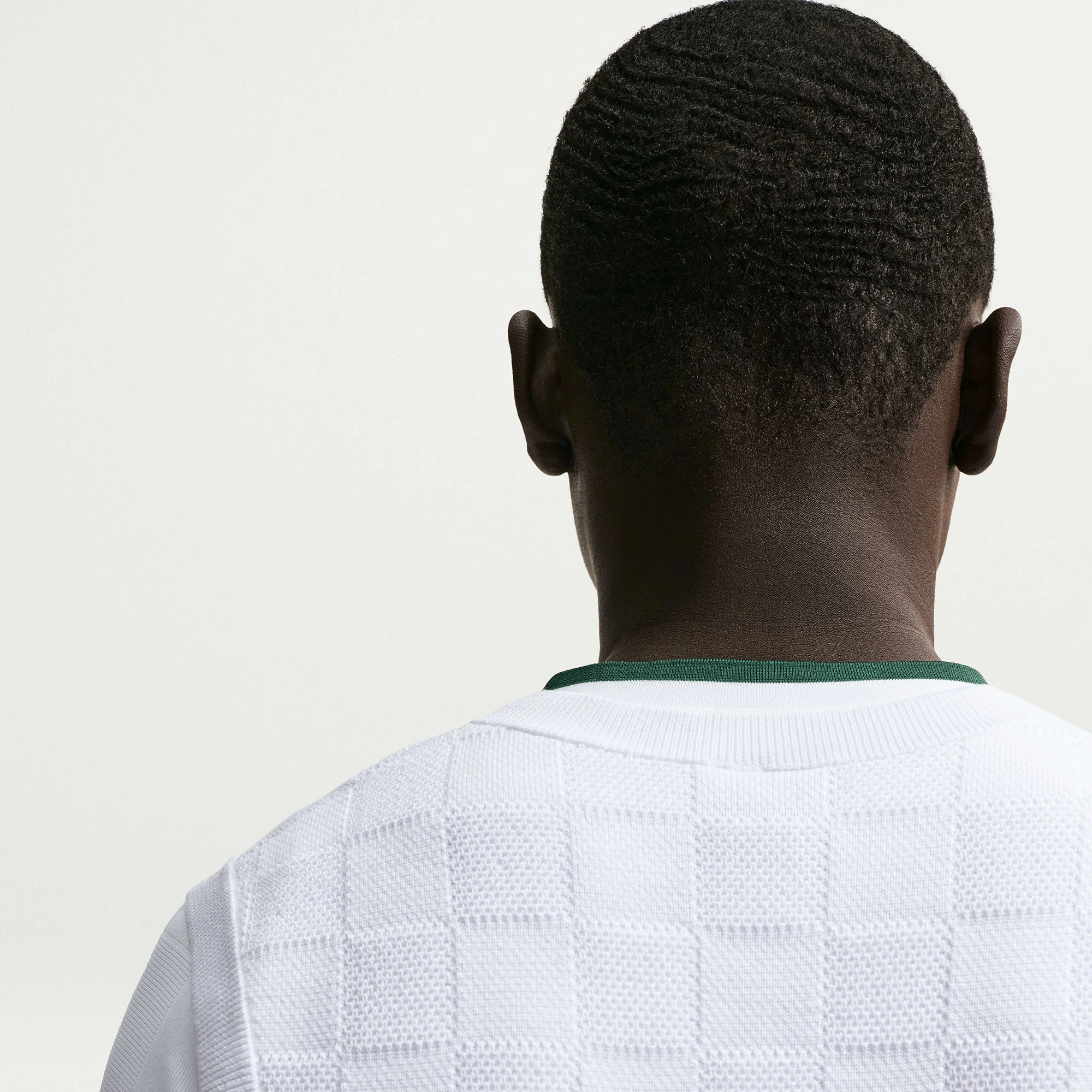 NikeCourt Slam London Men's Tennis Sweater Vest - Image 2