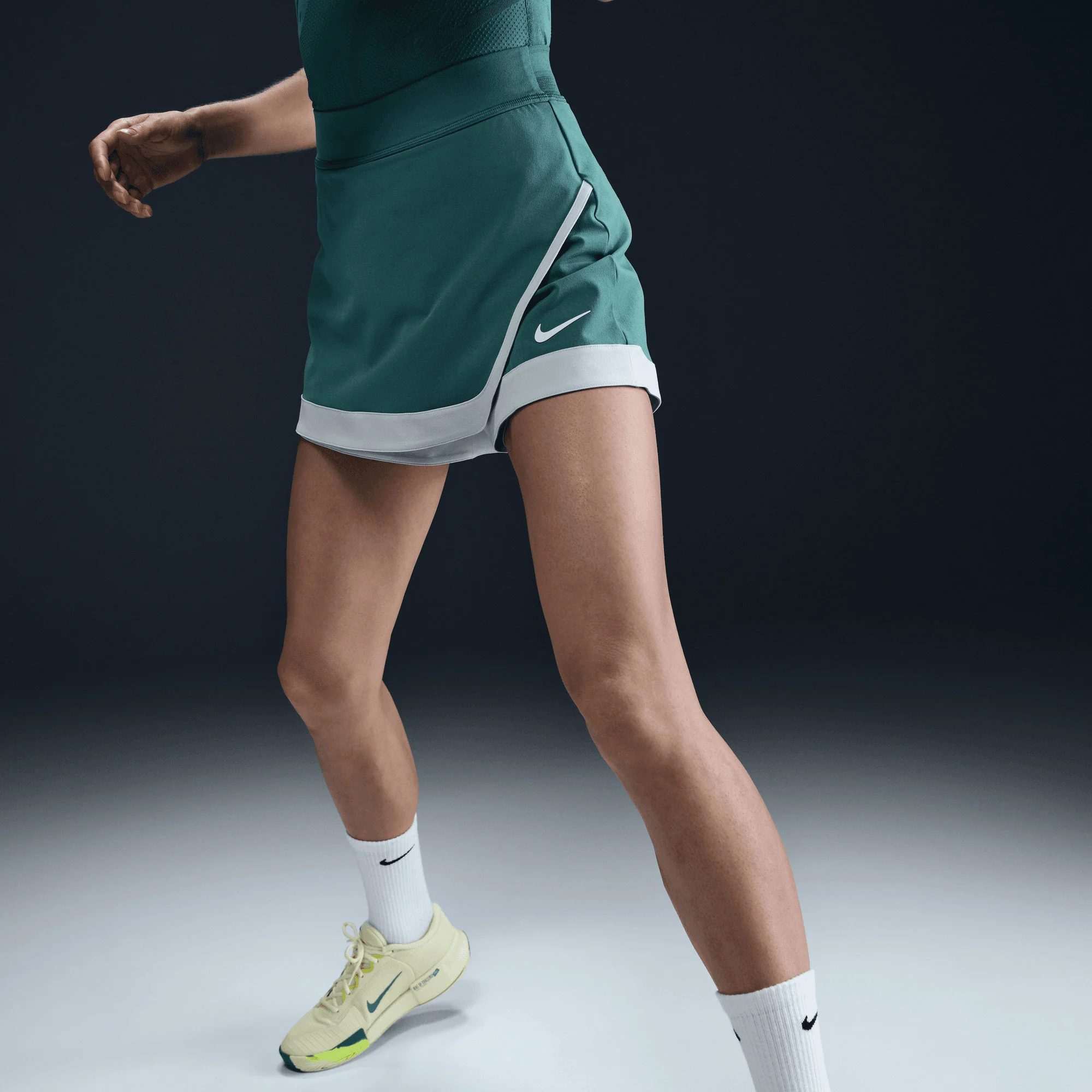 NikeCourt Slam Melbourne Women's Dri-FIT High-Waisted Tennis Skort - Image 3