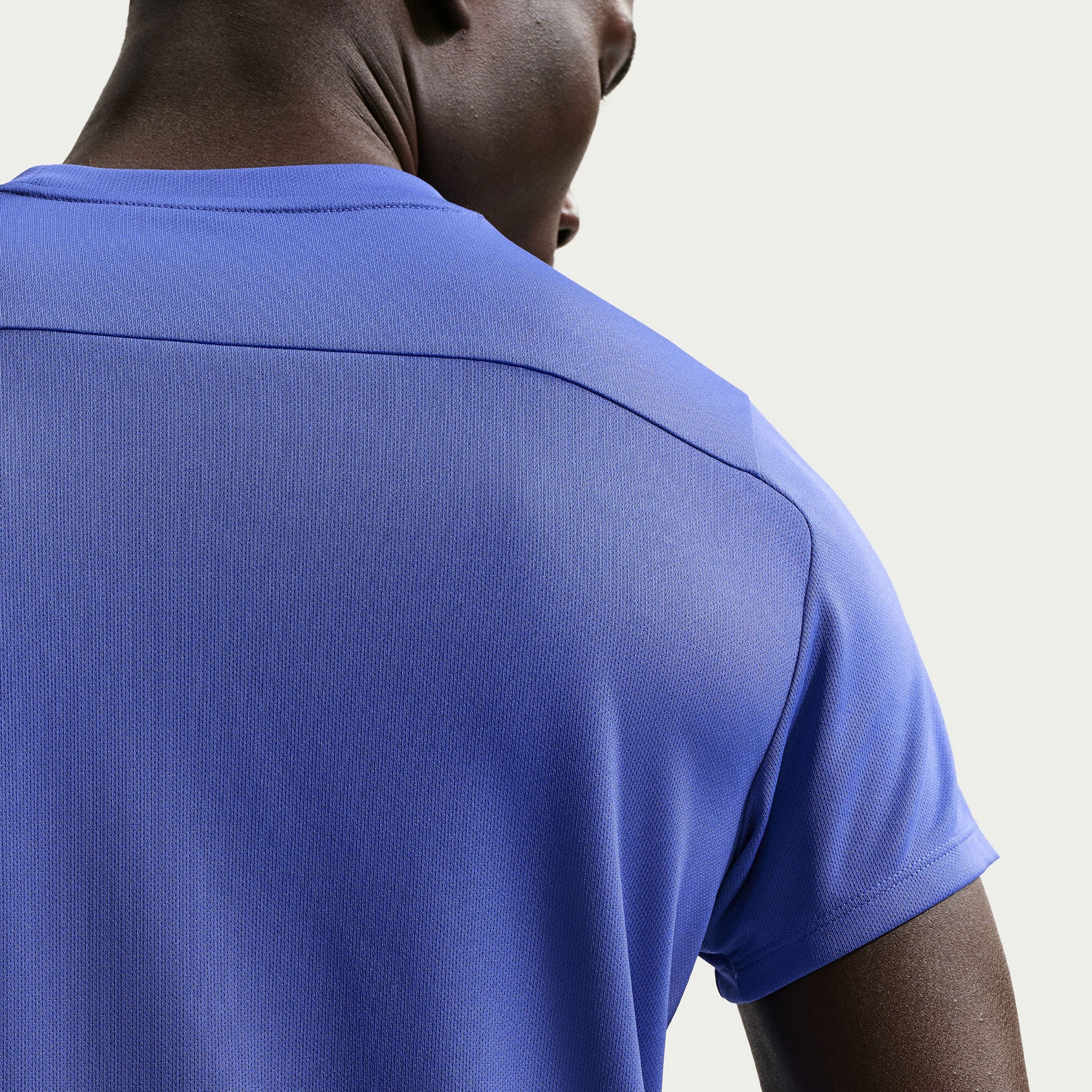 NikeCourt Victory Men's Dri-FIT Tennis Shirt - Image 2