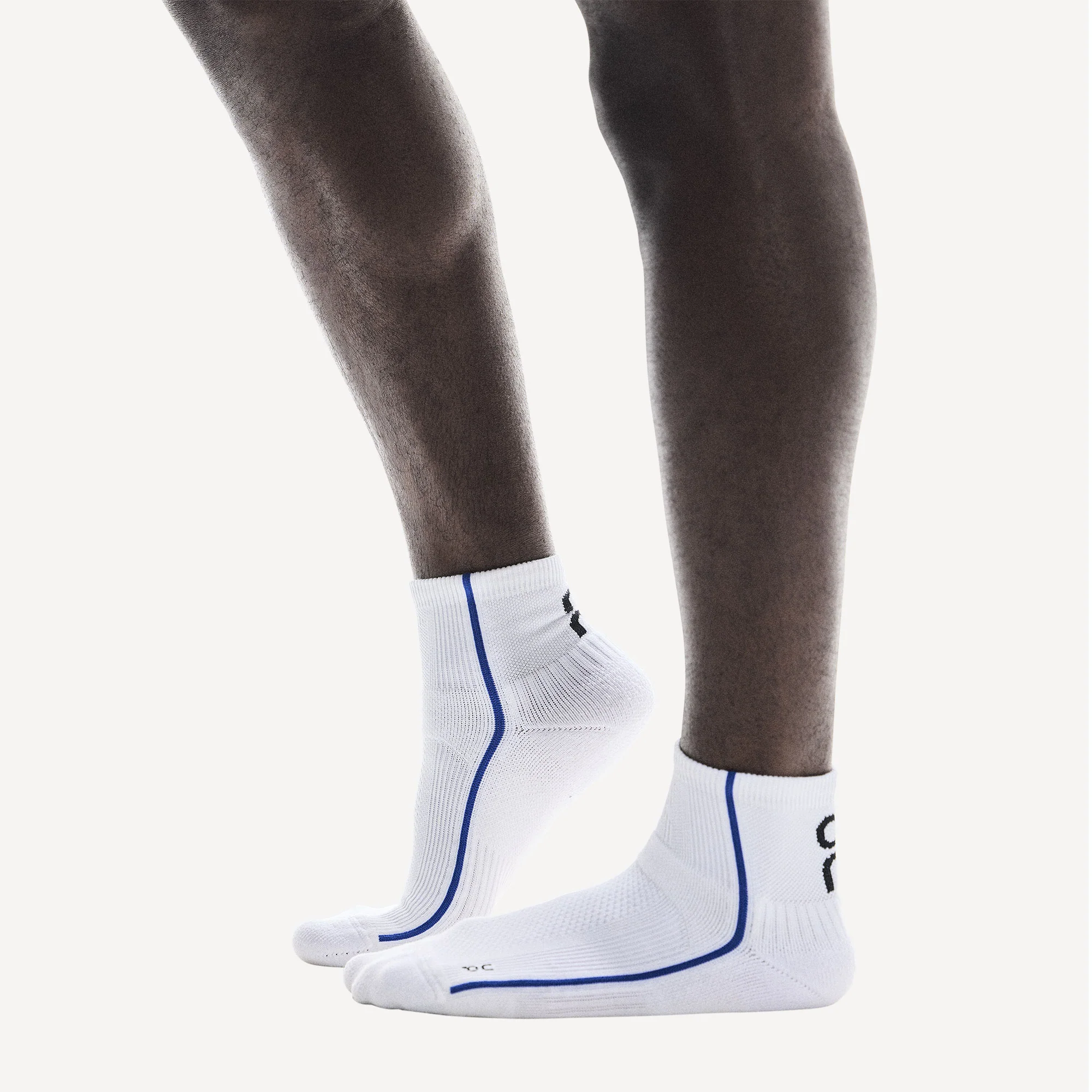 On Court Mid Tennis Socks - Image 3