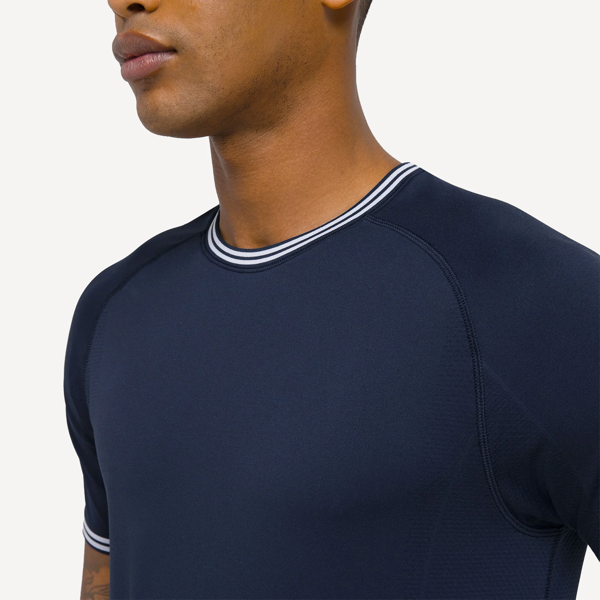 Wilson Court Performance Men's Tennis Shirt - Image 4