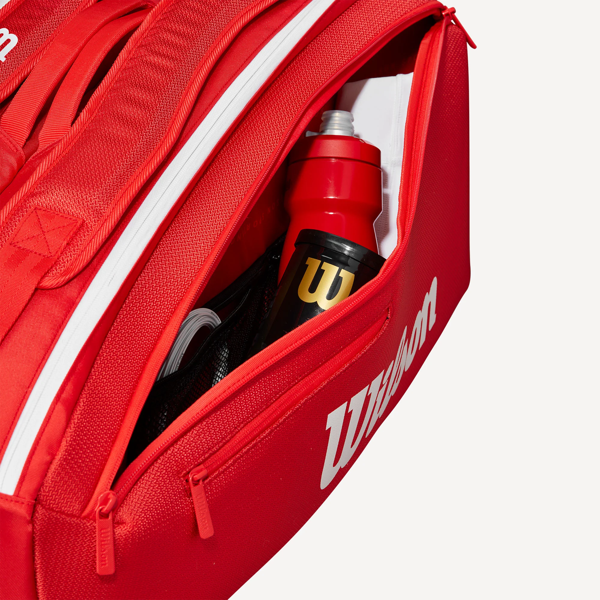 Wilson Super Tour Red 9 Racket Tennis Bag - Image 6