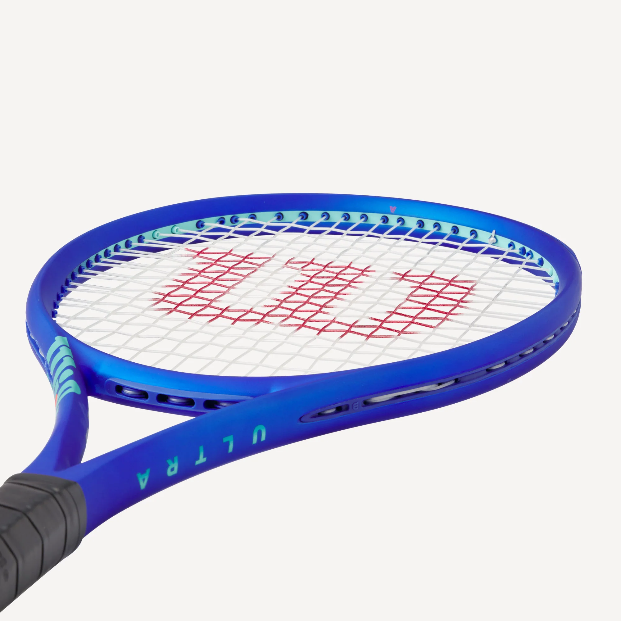 Wilson Ultra 100 V5 Tennis Racket - Image 5
