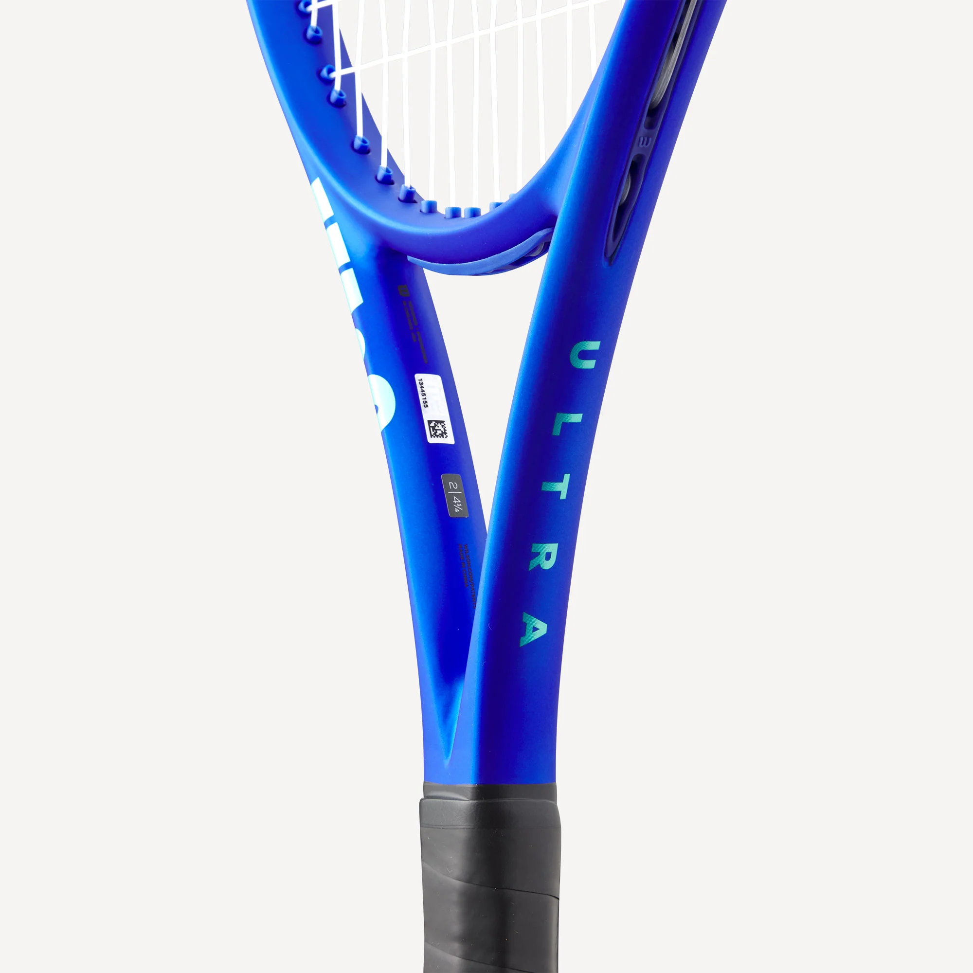 Wilson Ultra 100L V5 Tennis Racket - Image 6